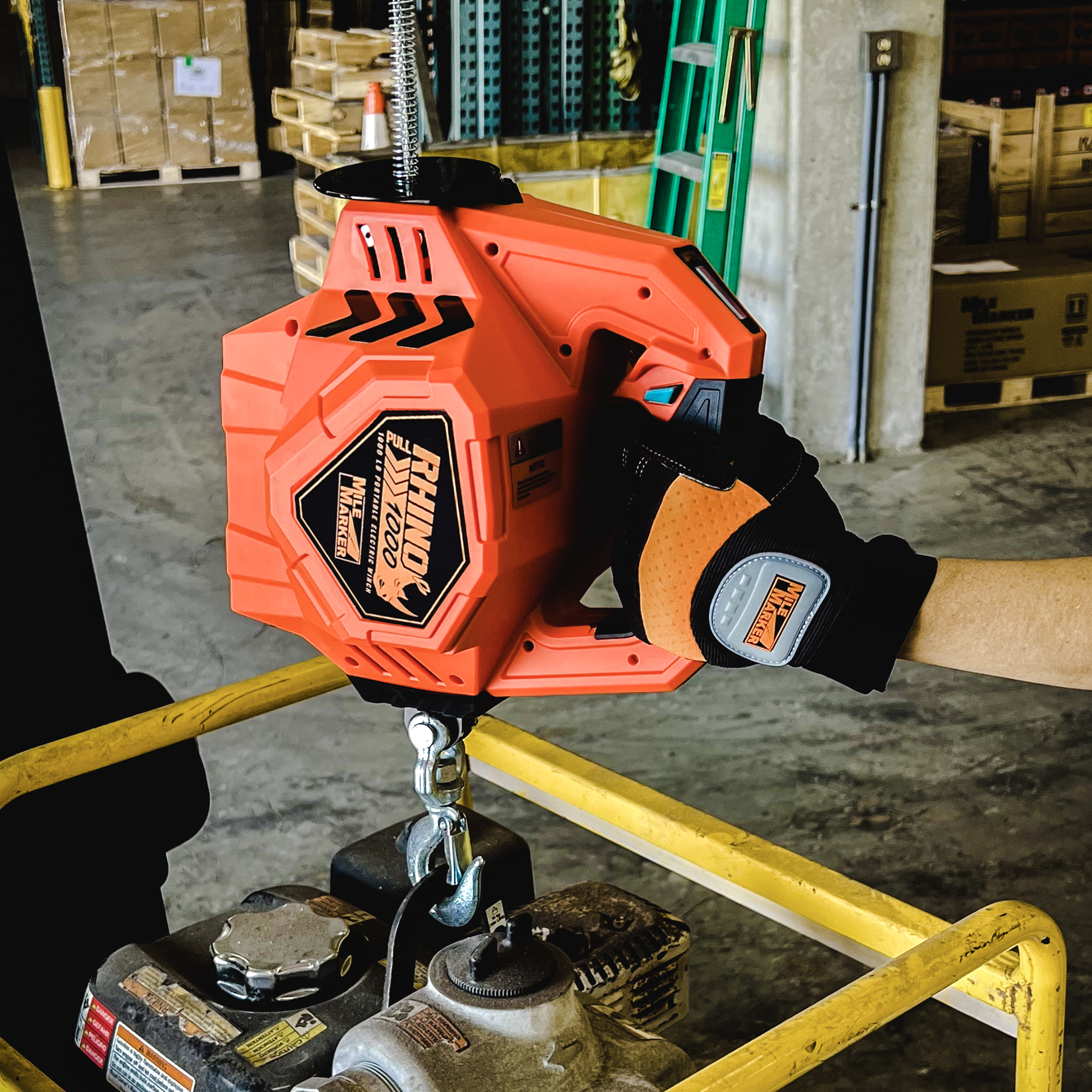 Mile Marker RHINO PULL 1000LB PORTABLE WINCH WITH SYNTHETIC ROPE 71-1000