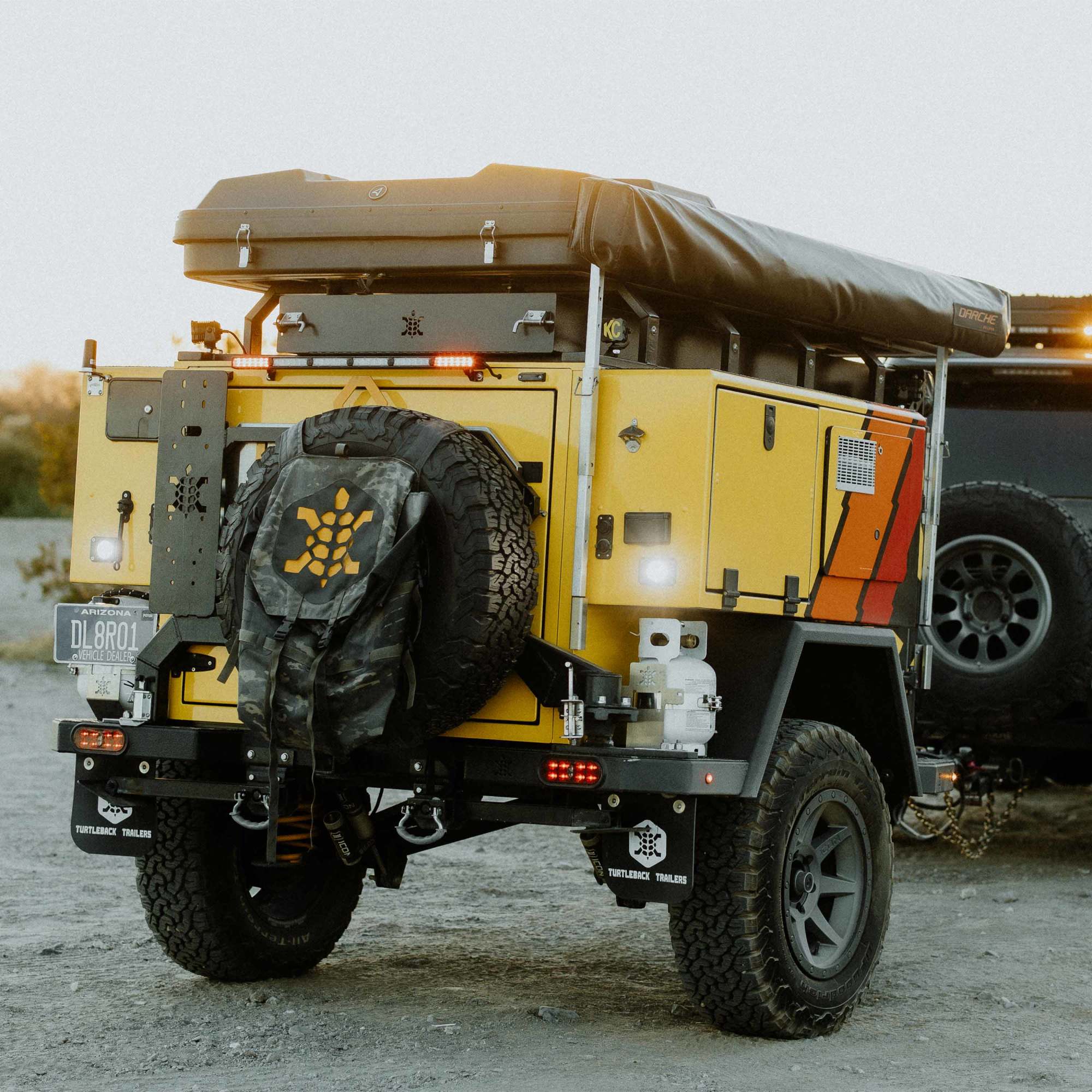 KC HiLiTES KC FLEX ERA 1 LED 2-Light Flush Mount Kit Rear Ext Wiring Harness & Sprd Bm Ptrn 521