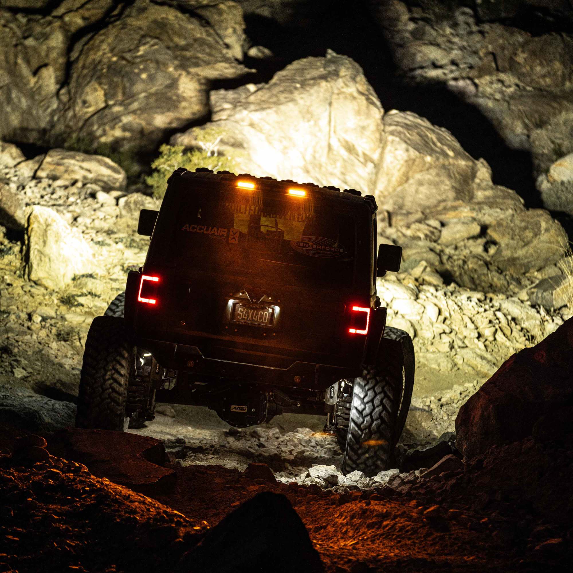 KC HiLiTES 28" Chase LED Light Bar Kit - Rear-Facing - Multi-Fnctn - 18+ Jeep Wrangler JL 98013