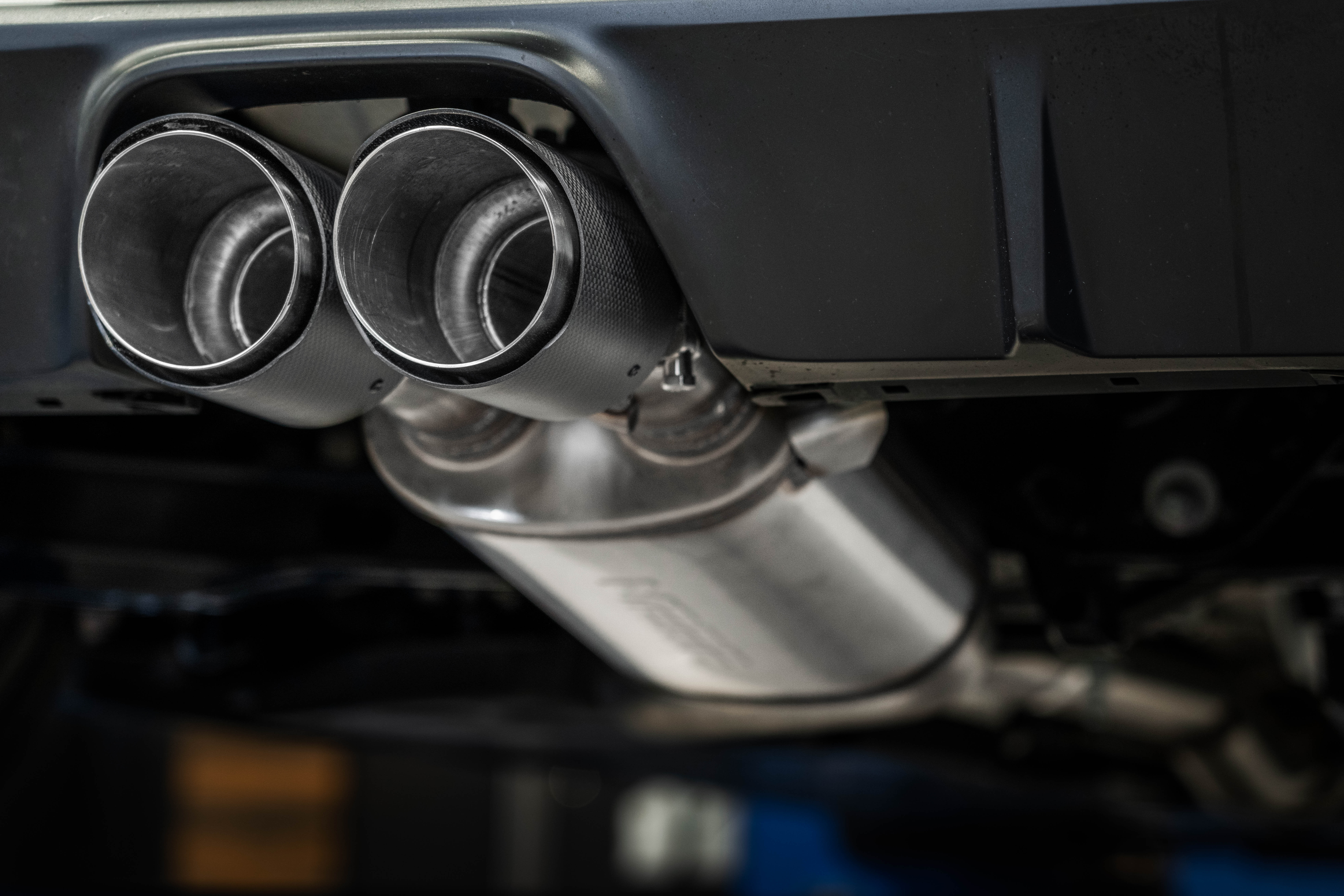 MBRP Exhaust 3in Cat-Back. Dual Center Rear Exit. T304. CF Tips S43033CF