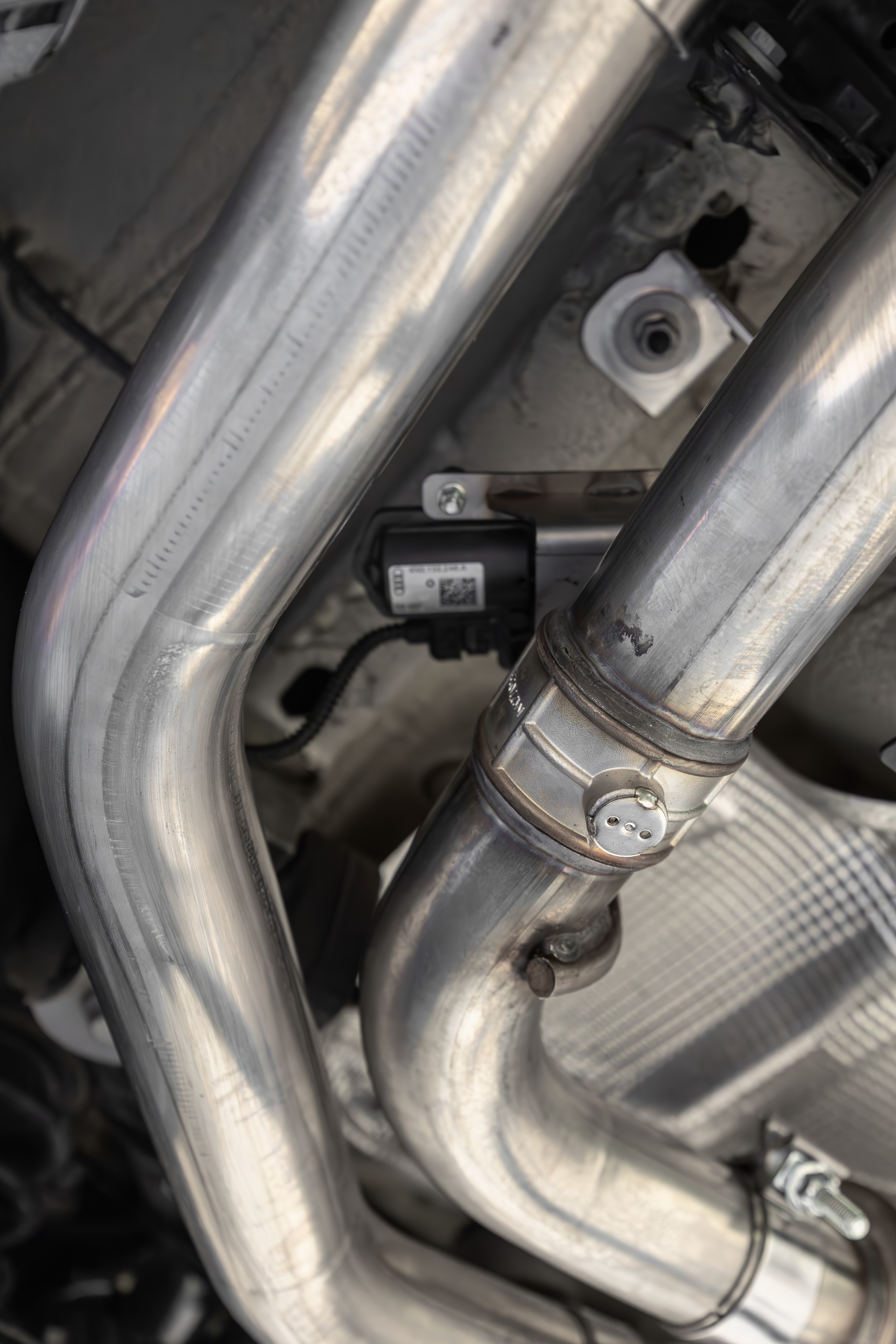 MBRP Exhaust MBRP 3in. Cat-Back, 2.5in. Quad Split Rear Exit, T304, CF Tips, Active. S46193CF