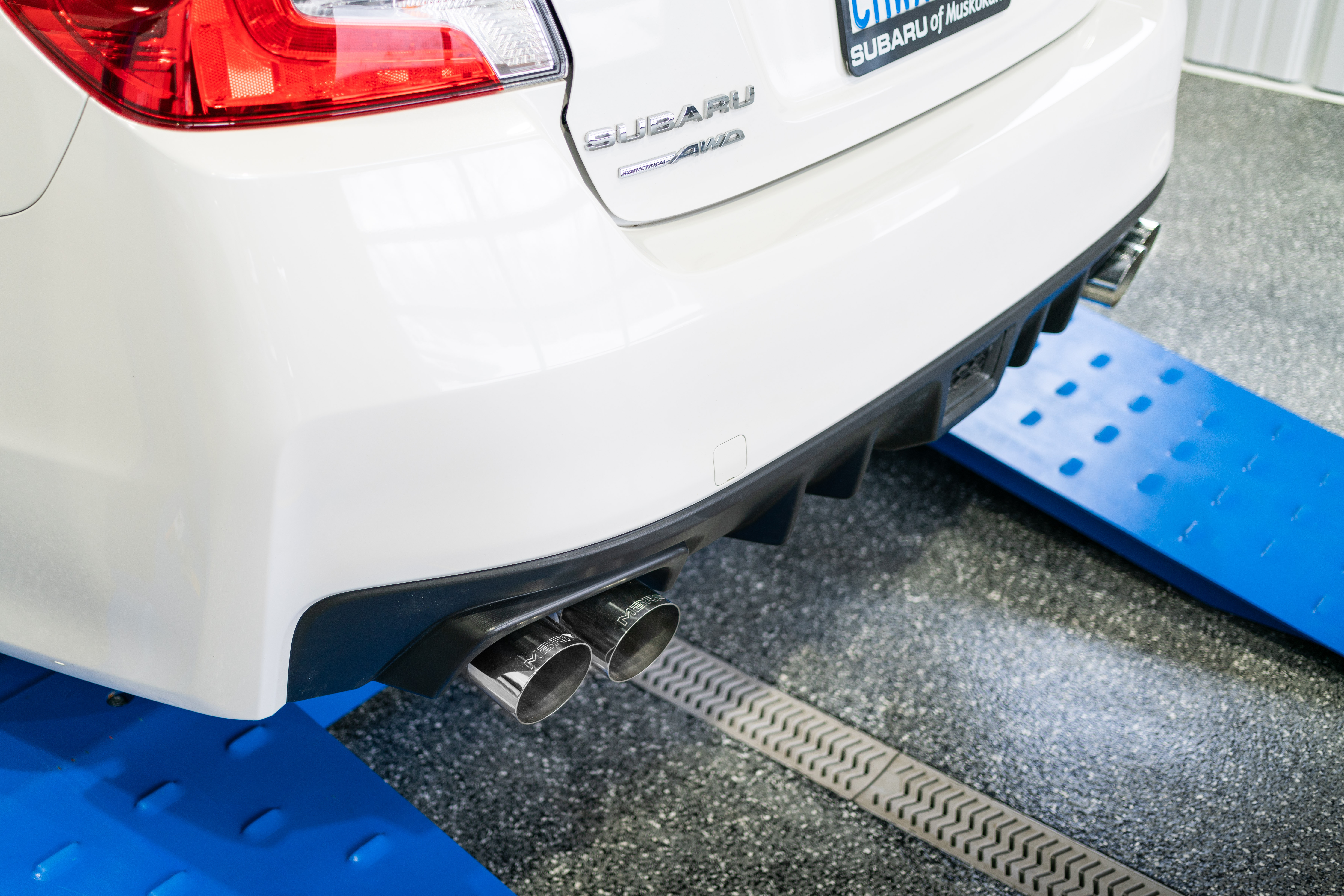 MBRP Exhaust 2.5in. Axle-Back. Dual Split Rear Exit. T304 S4801304