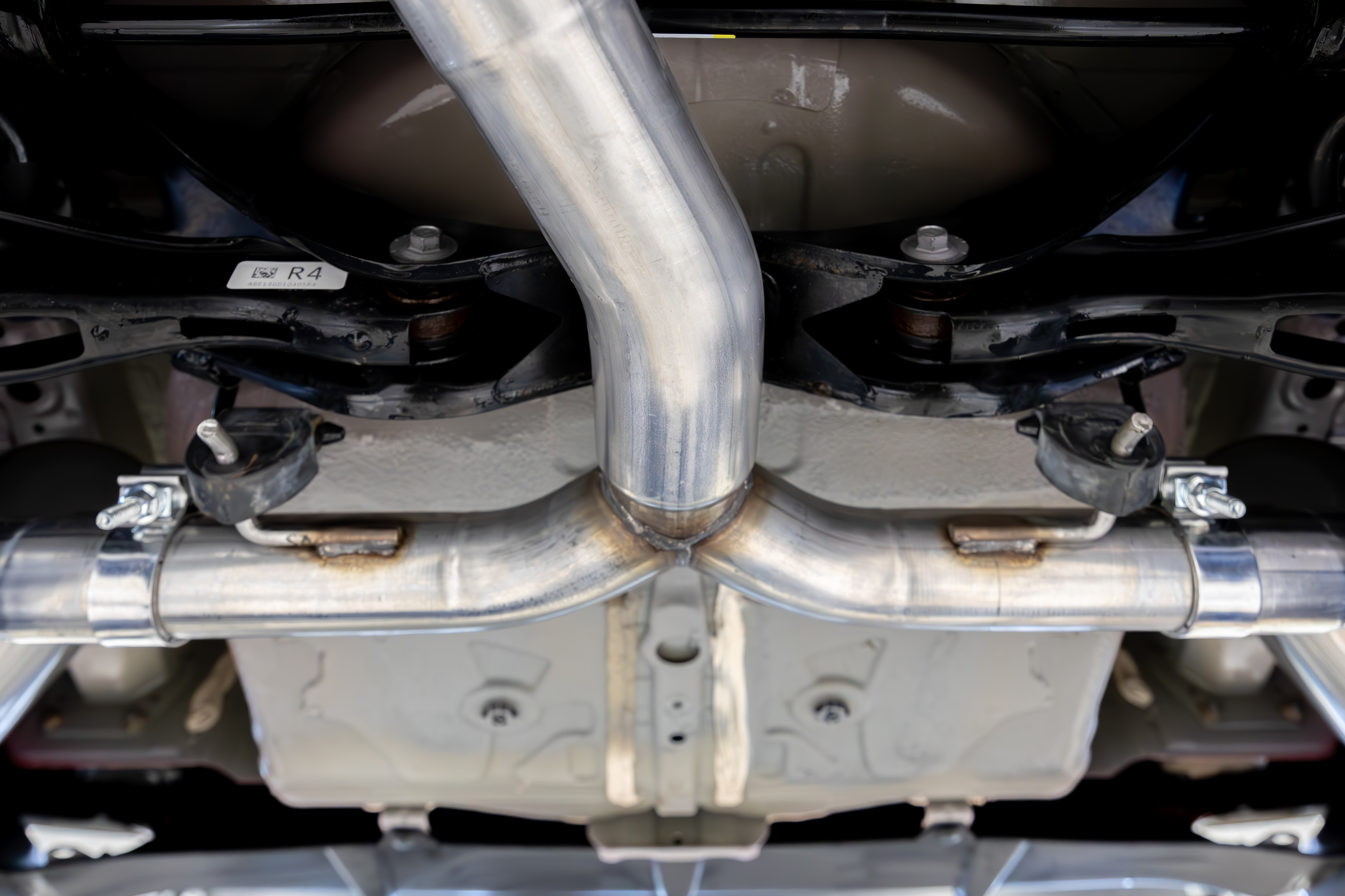 MBRP Exhaust MBRP 3 inch Cat-Back, 2.5 inch Dual Split Rear Exhaust, T304 with CF Tips S49063CF