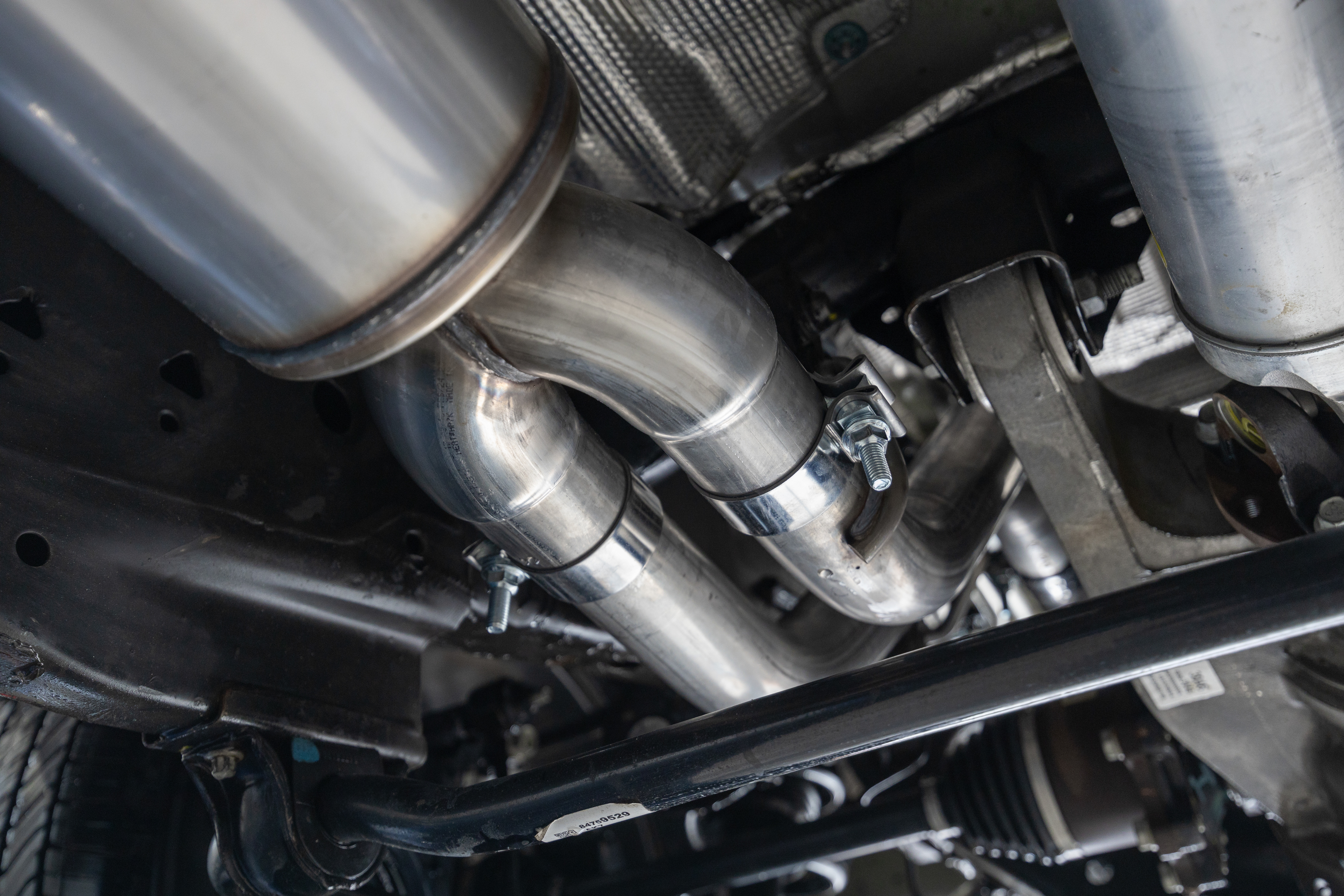 MBRP Exhaust MBRP 3 in. Cat-Back, 2.5in. Dual Split Rear Exit, T304 with CF Tips S50593CF