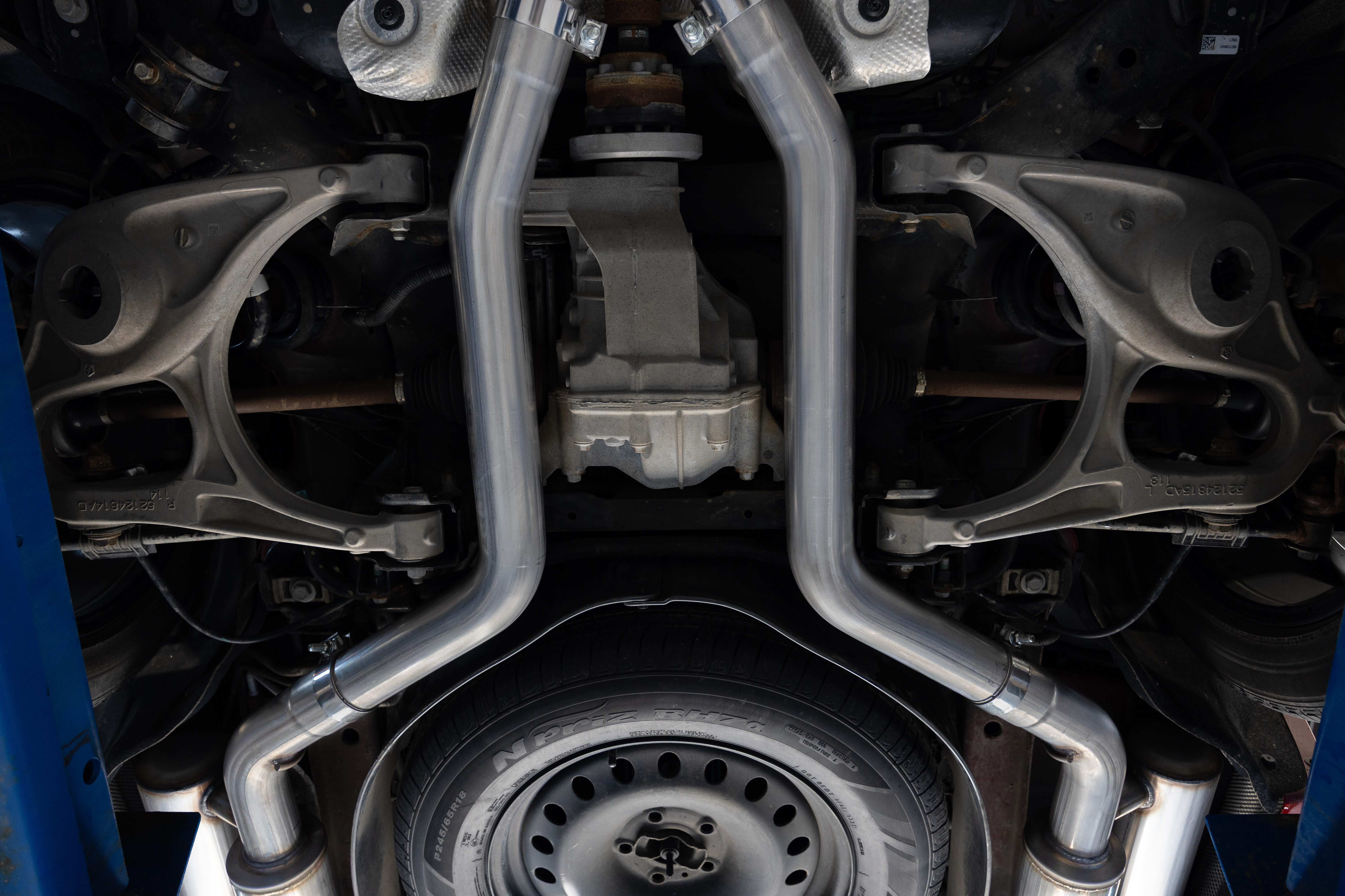 MBRP Exhaust MBRP 3in Cat-Back, Dual Rear Exit, T304, CF Tips, Street S51073CF