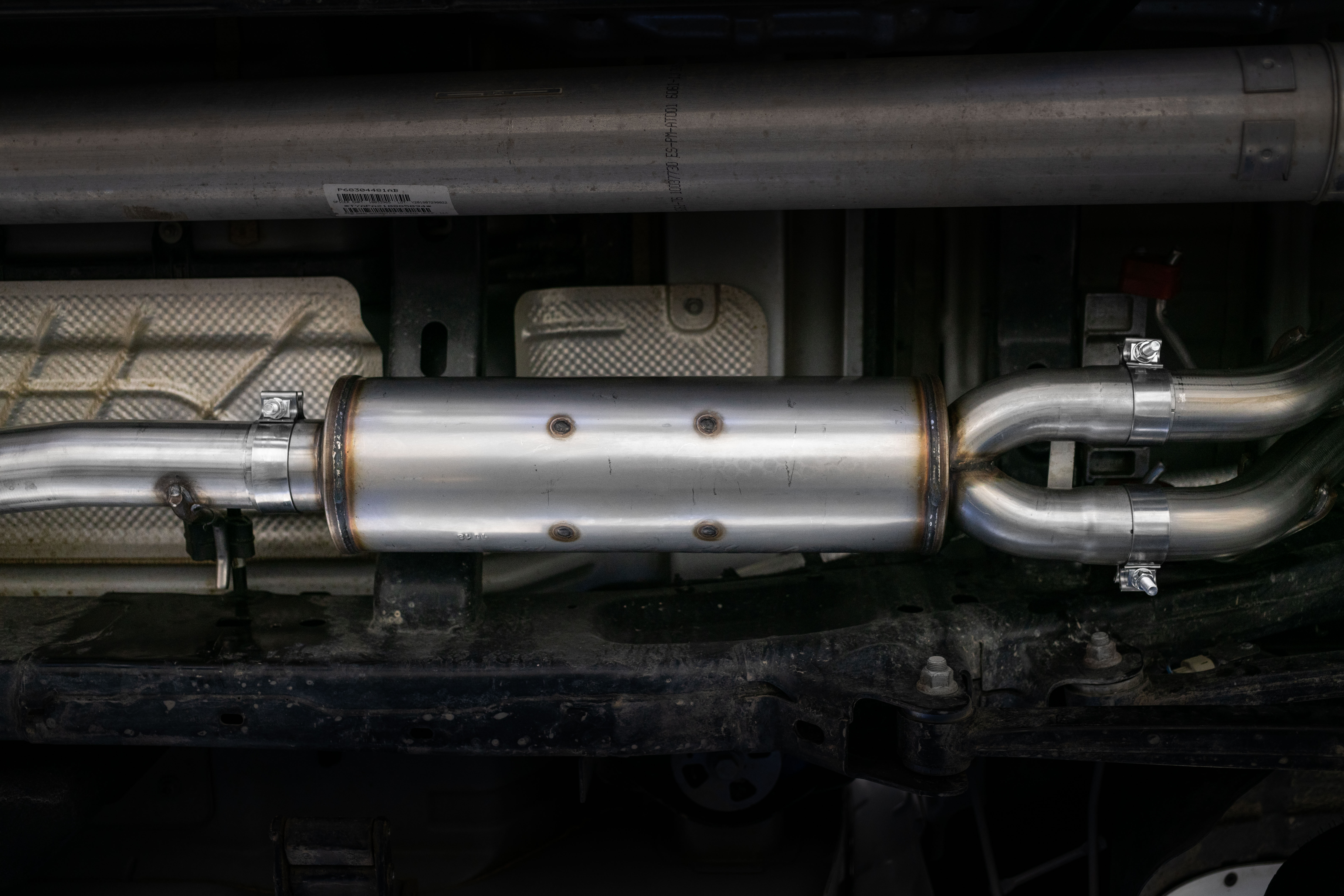 MBRP Exhaust 3in. Cat-Back. 2.5in. Dual Split Rear Exit. BLK S5152BLK