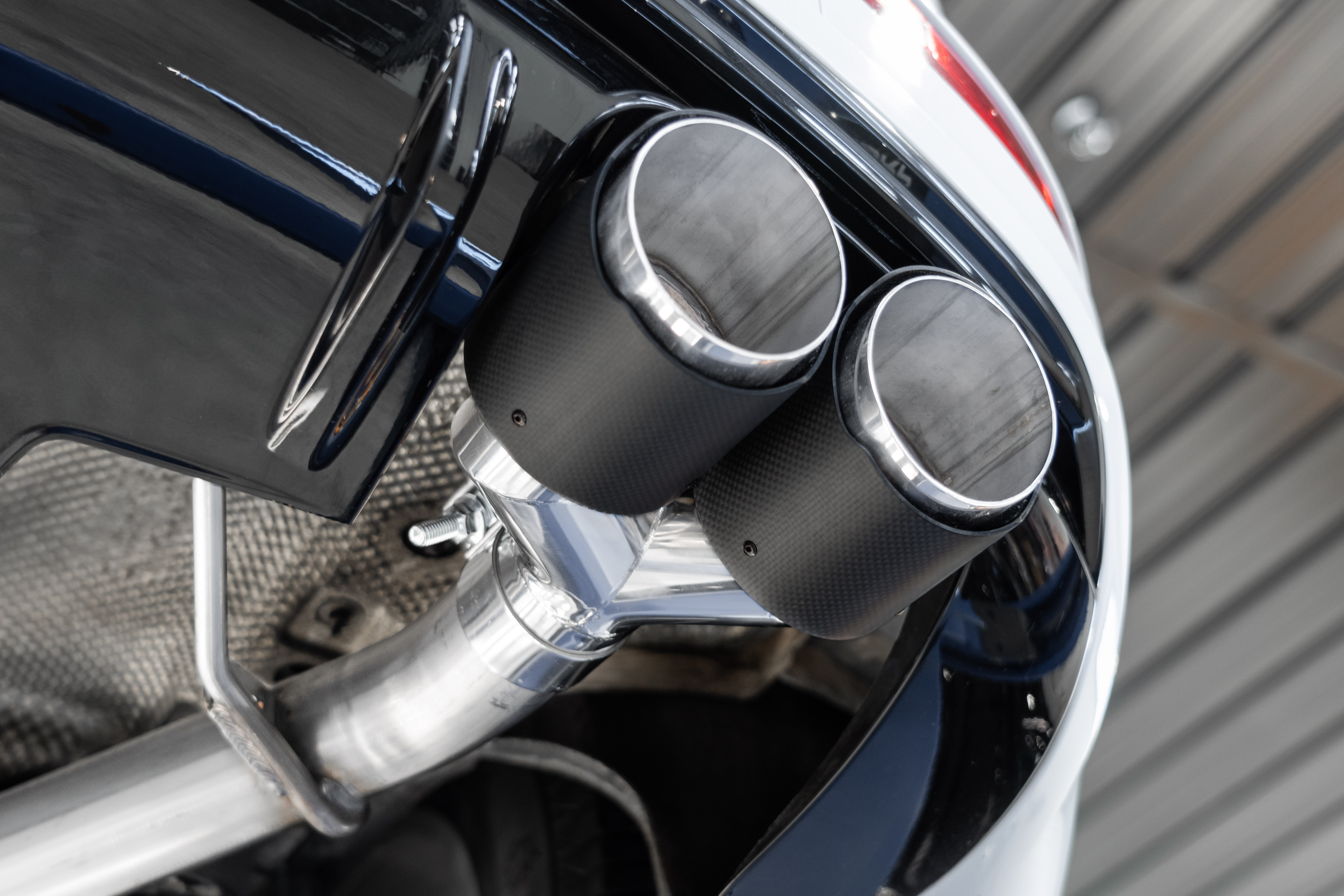 MBRP Exhaust 2.5in. Axle-Back. Dual Rear Exit. T304. CF Tips. S56033CF