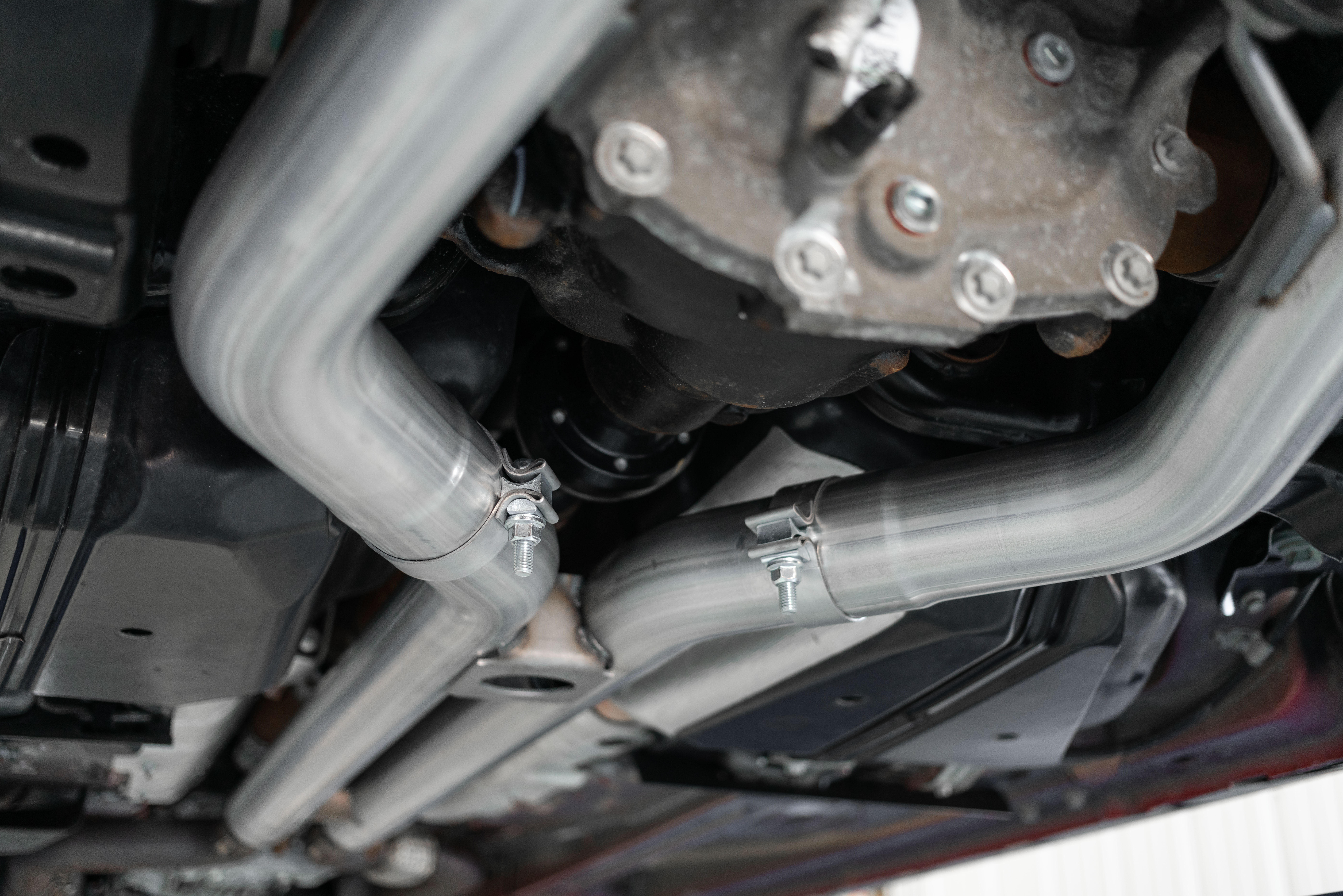 MBRP Exhaust 3in. Cat-Back. Dual Rear Exit. Quad Tips. Race Version. T304 S7207304