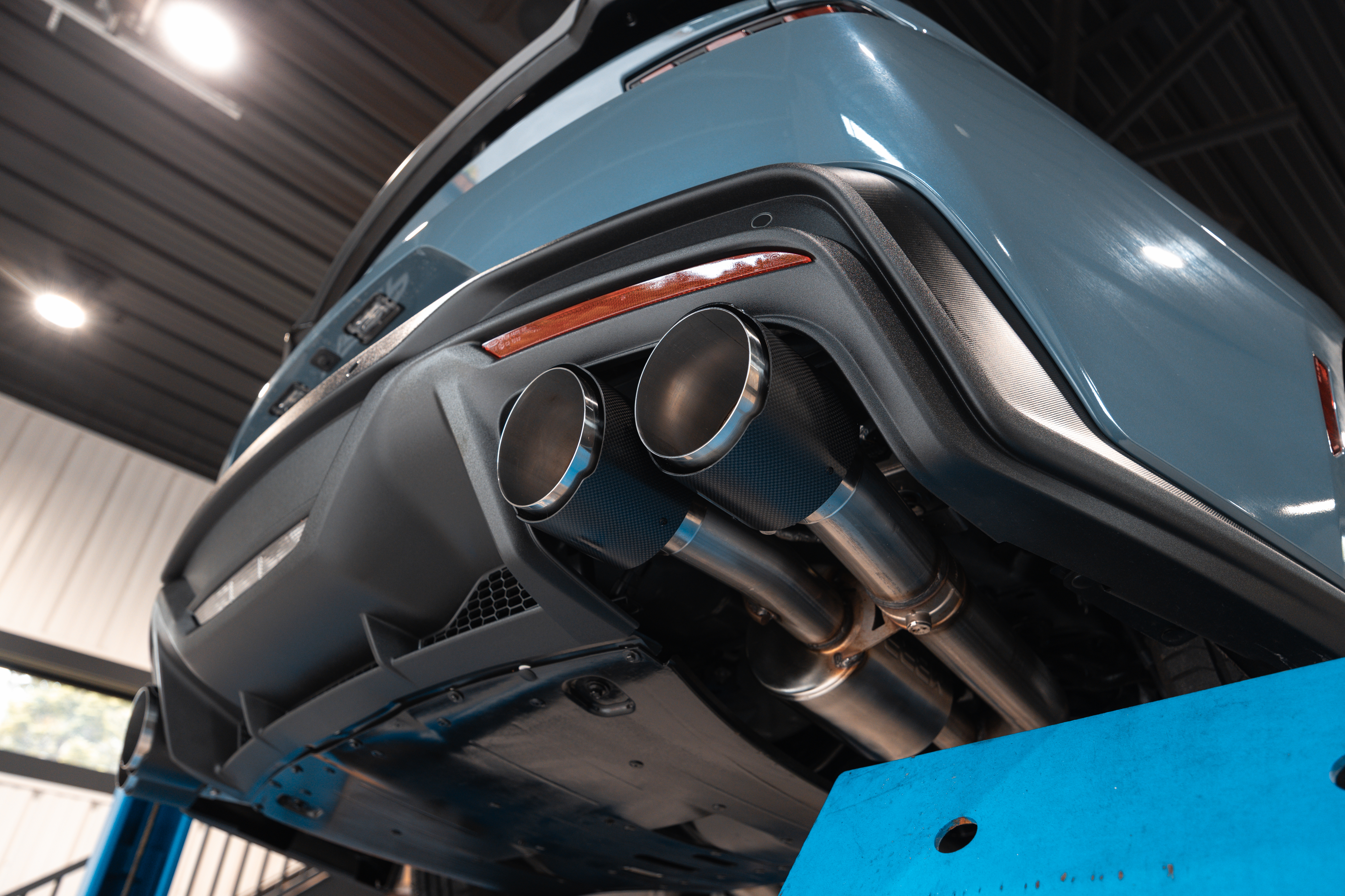 MBRP Exhaust MBRP 3in Cat-Back, Quad Rear Exit,T304, Quad CF Tips, Active Exhaust. S72843CF