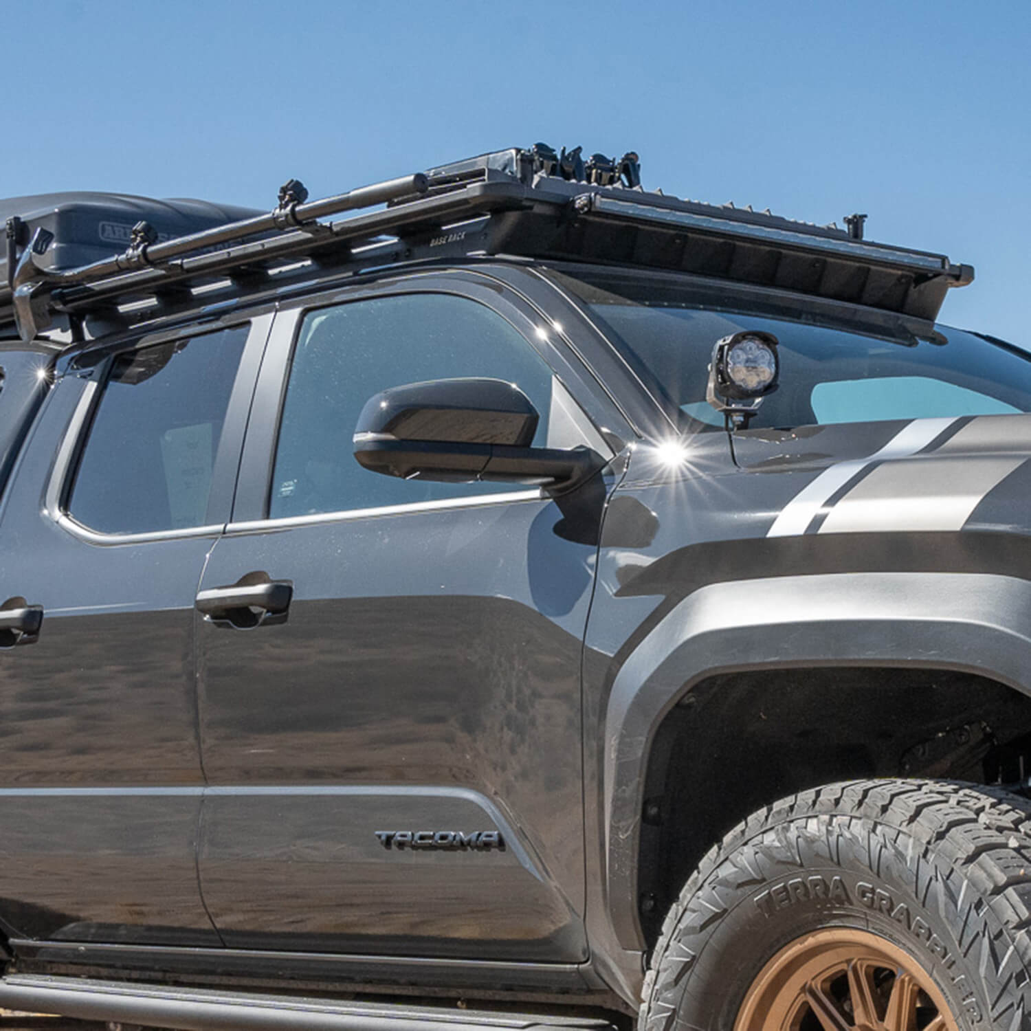 ARB BASE Rack Mount Kit and Deflector 17923040