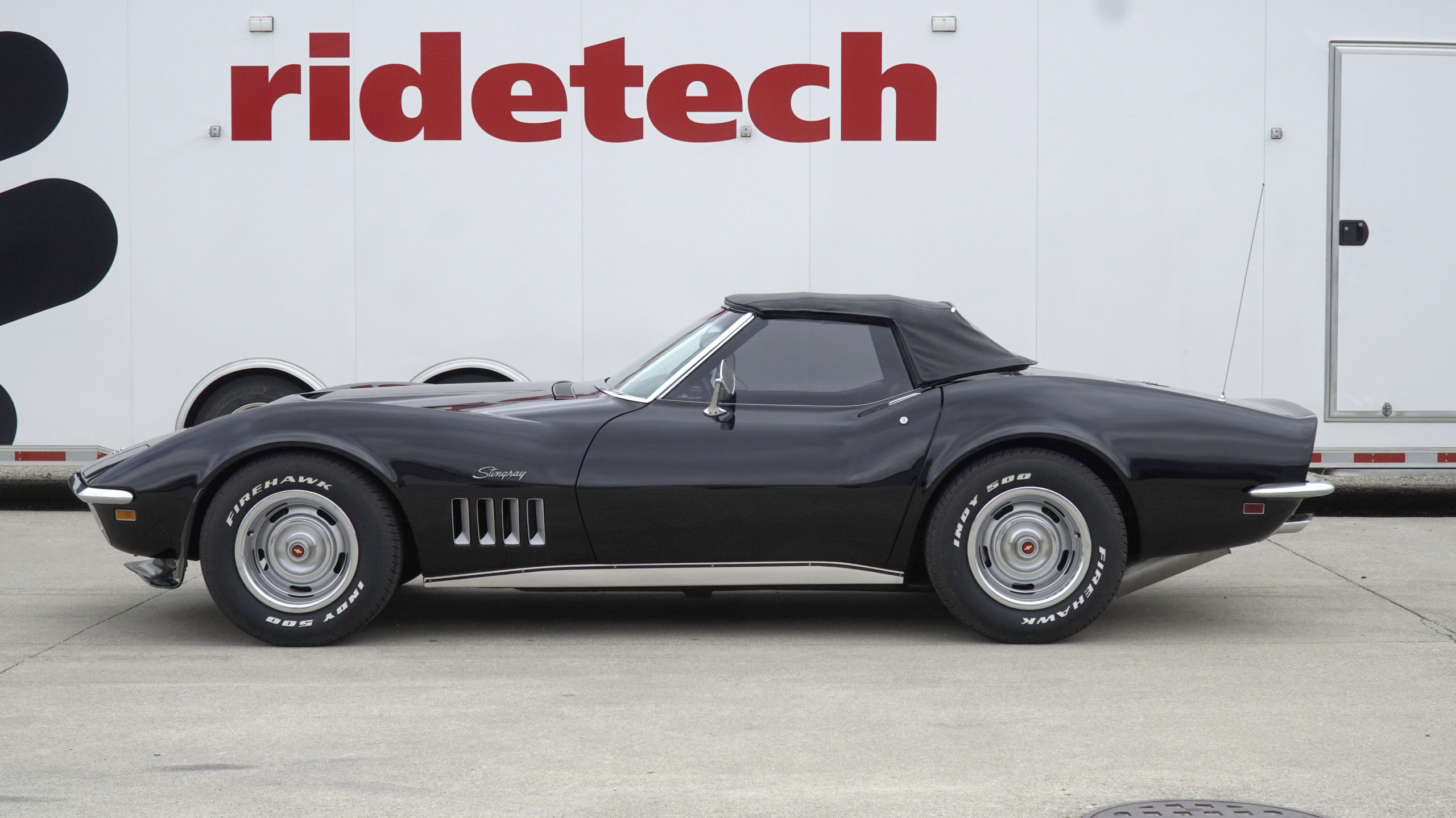 Ridetech StreetGrip system for 1963-1982 Corvette with steel leafs and HQ shocks. 11535020
