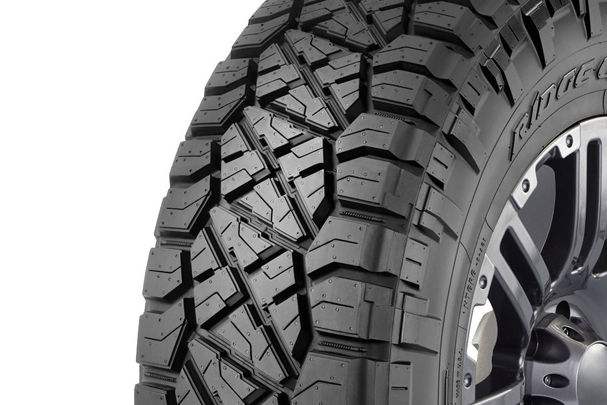 Rough Country 285/70R17 Nitto Ridge Grappler N217-710