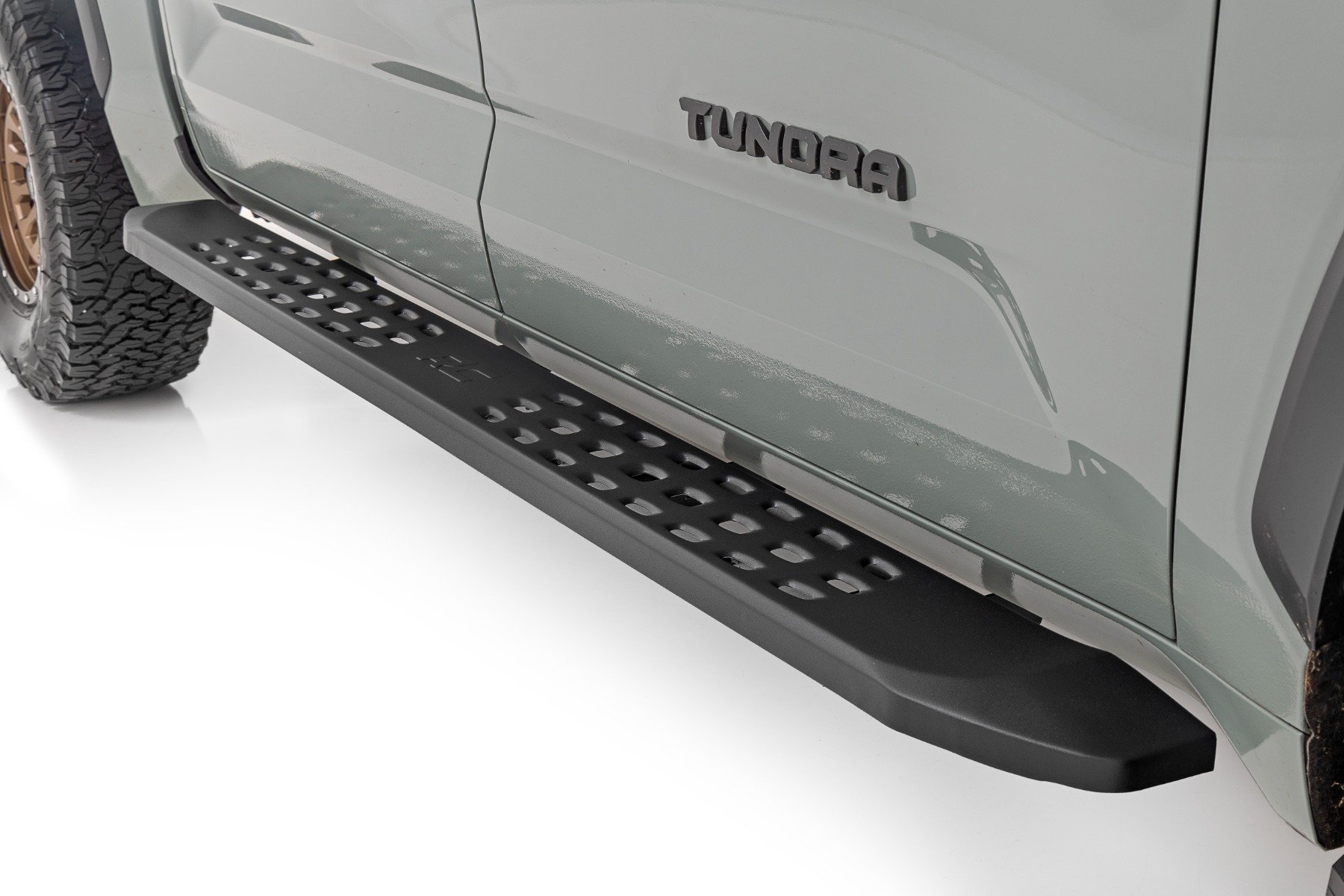 Rough Country RPT2 Running Board 44007
