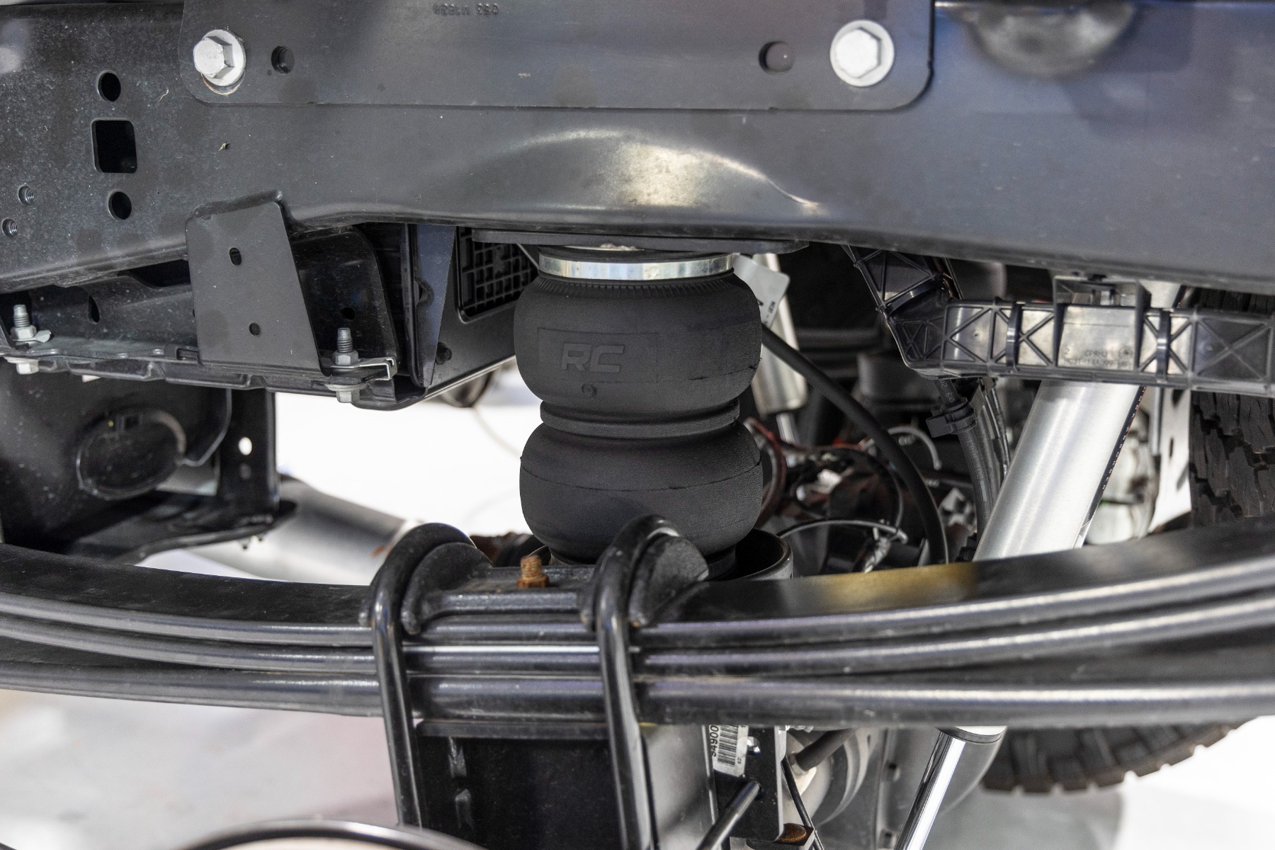 Rough Country Air Spring Kit w/compressor 10016AC