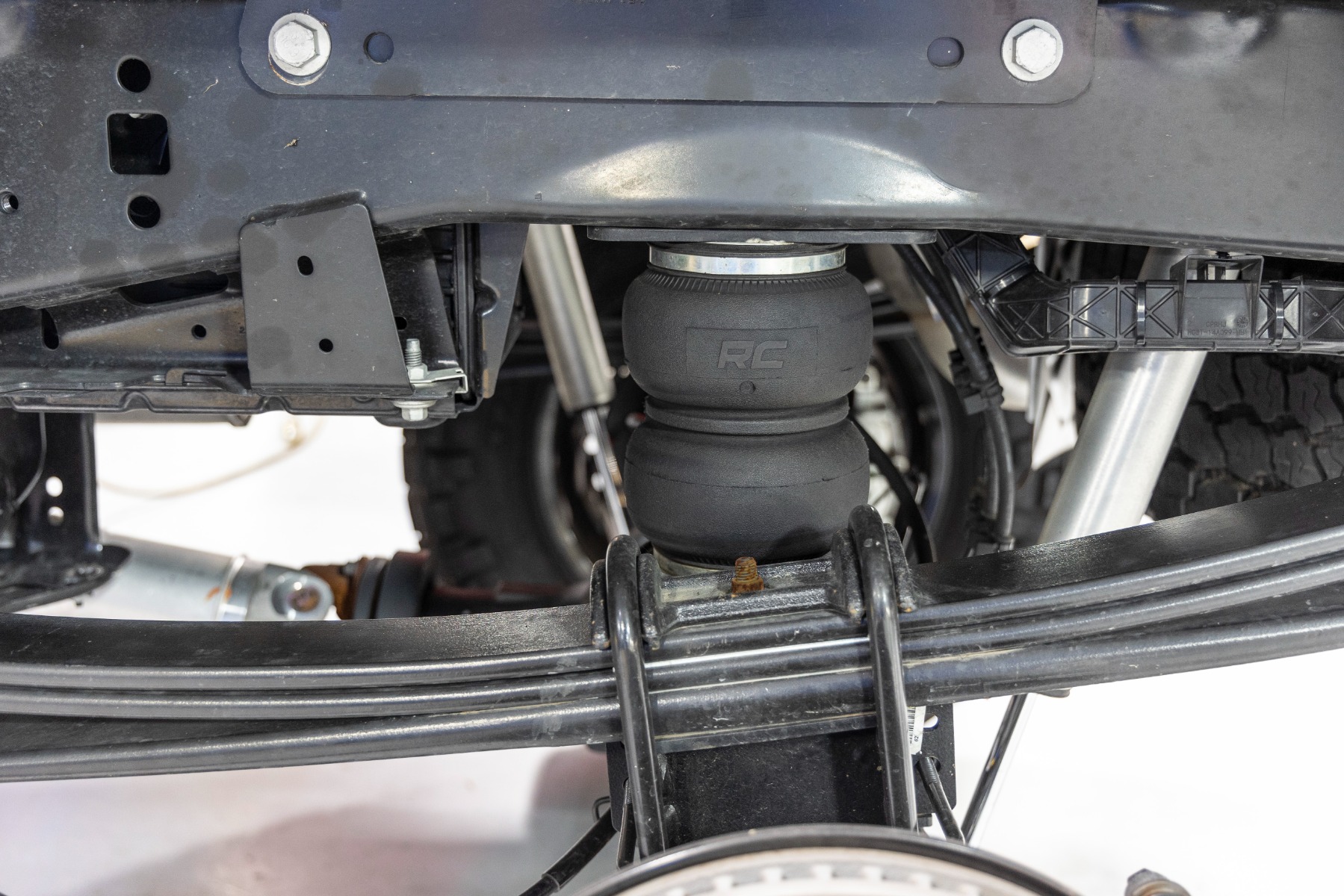 Rough Country Air Spring Kit w/compressor 10016AC