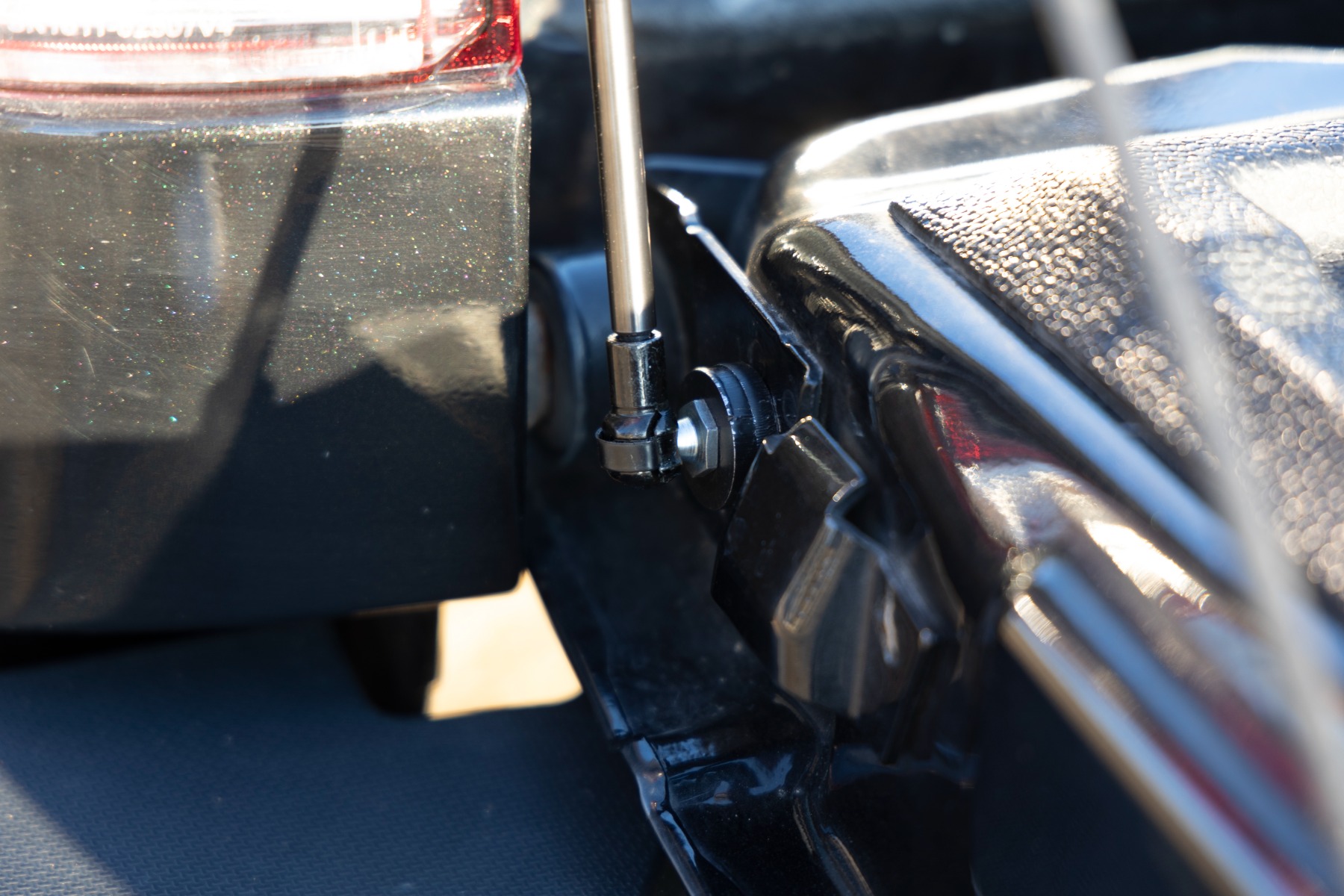 Rough Country Tailgate Assist 73220