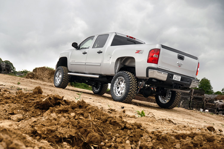 Rough Country 7.5 Inch Lift Kit 25370