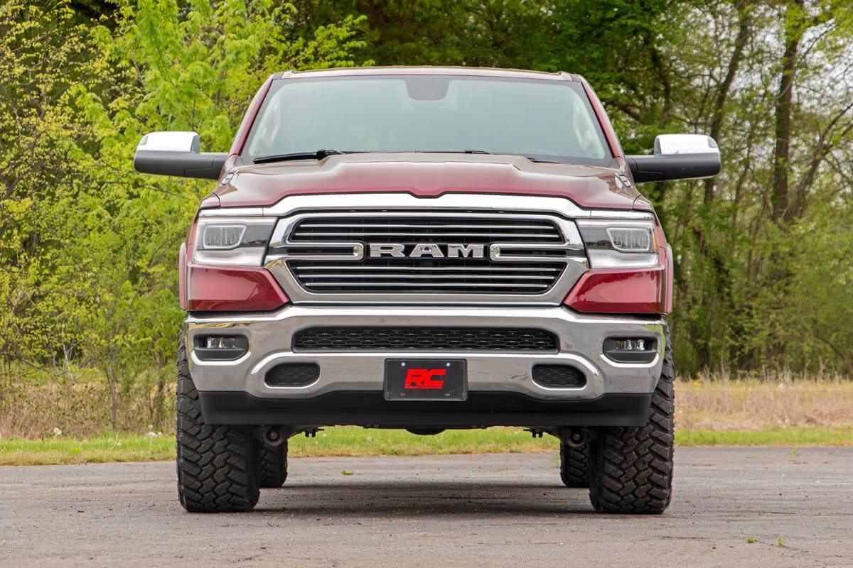 Rough Country 3.5 Inch Lift Kit 31430RED