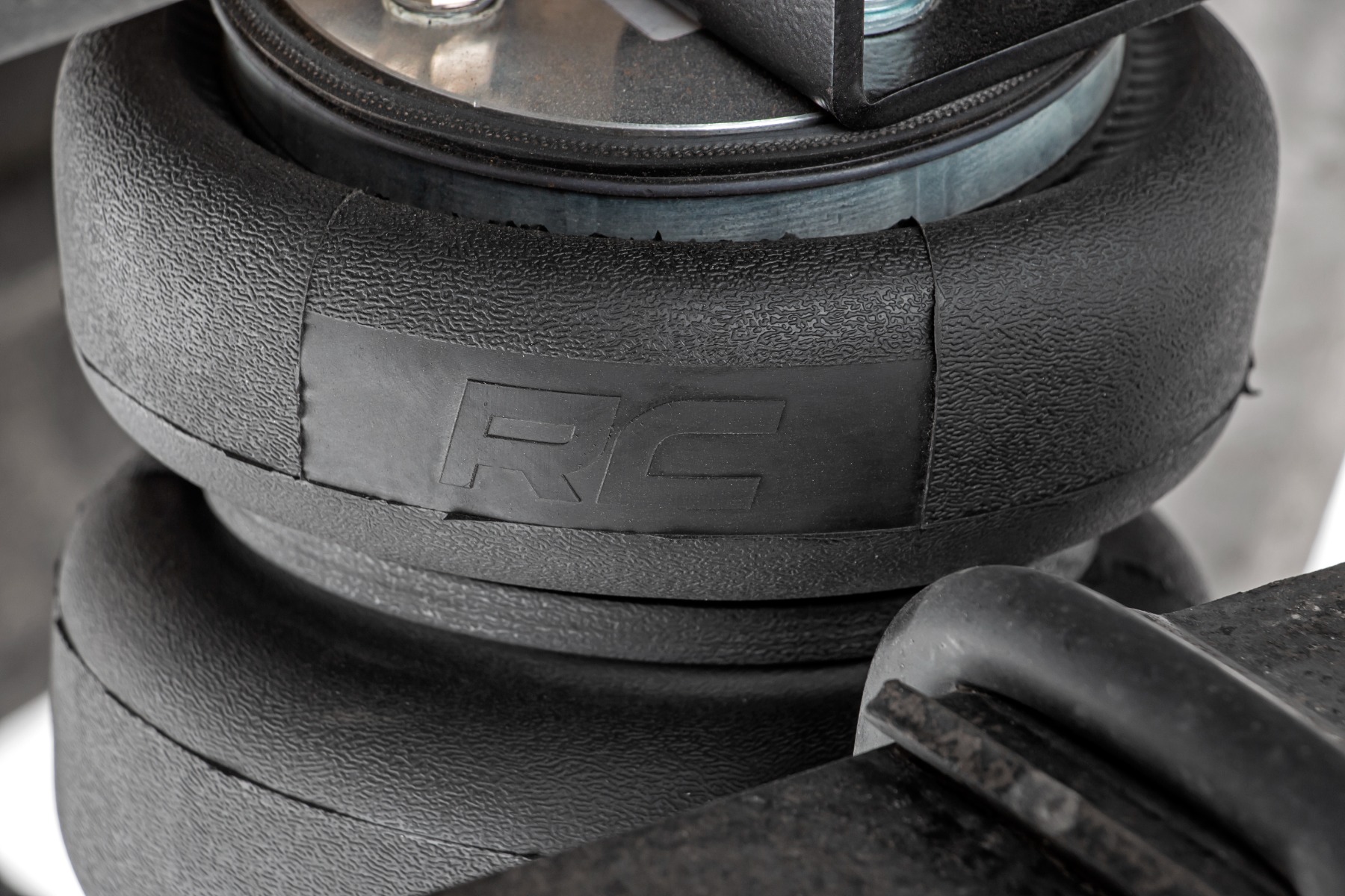 Rough Country Air Spring Kit w/compressor 100064WC