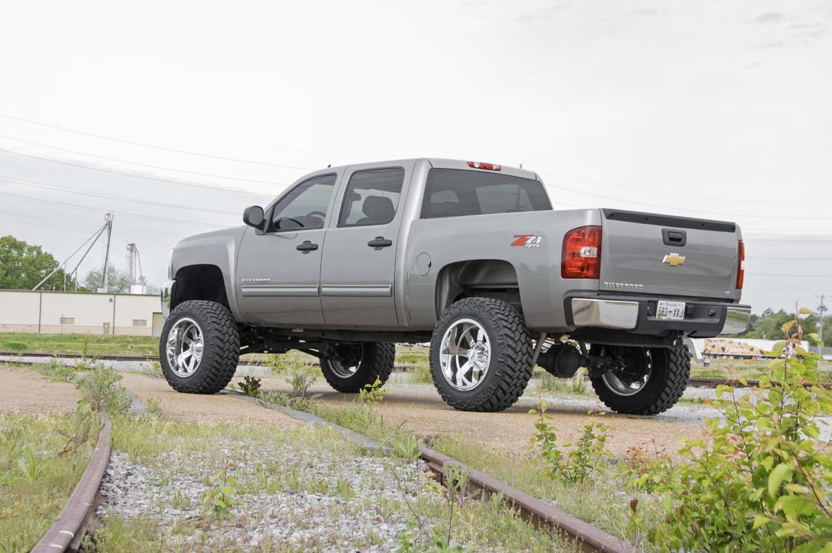 Rough Country 7.5 Inch Lift Kit 26440