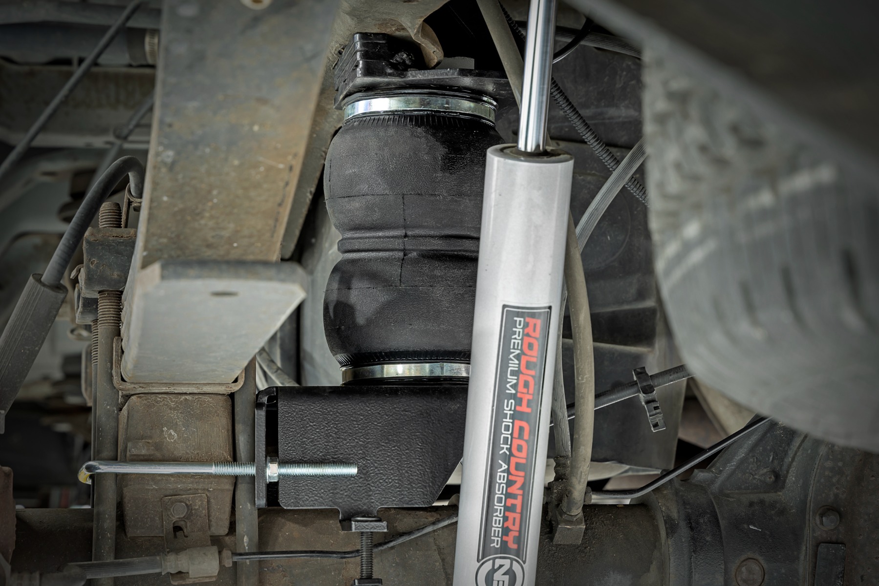 Rough Country Air Spring Kit w/compressor 10020WC