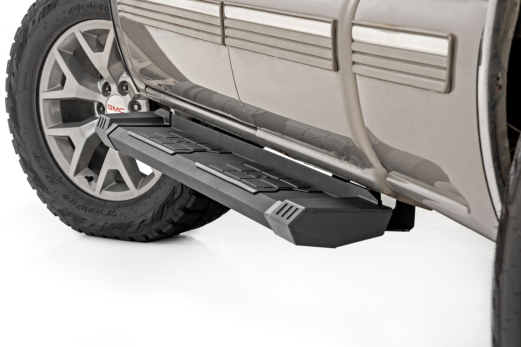Rough Country HD2 Aluminum Running Boards SRB990677A