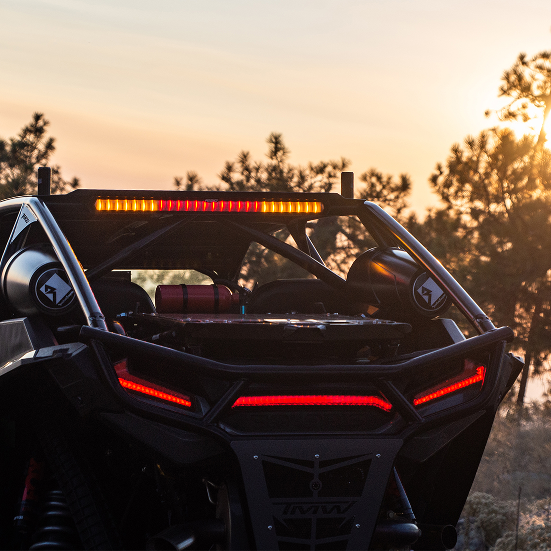 RIGID Industries Chase Rear Facing 27 Mode 5 Color LED Light Bar 28 Inch, Tube Mount 901801