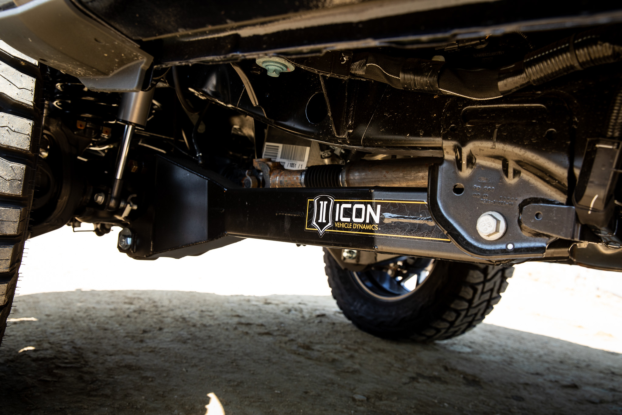 ICON Vehicle Dynamics 23-25 FORD F250/F350 2.5-3" STAGE 2 COILOVER CONVERSION SYSTEM W/ RADIUS ARMS K63202R