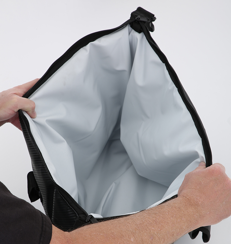 ICON Vehicle Dynamics 24PK CARBON AO COOLER W/STANDARD ICON LOGO ICON-2142-STL-BL/CB-24PK