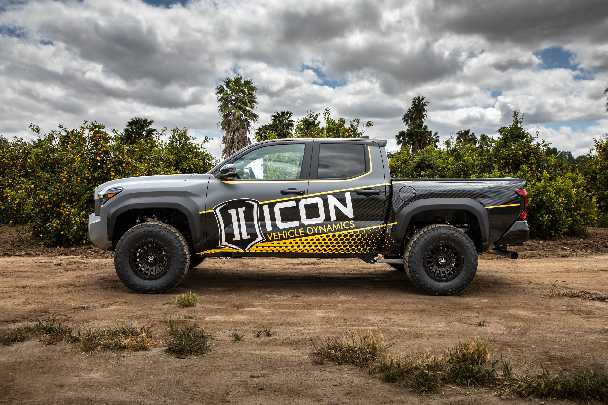 ICON Vehicle Dynamics 24-25 TACOMA 1.25-3" STAGE 7 SUSPENSION SYSTEM TUBULAR WITH TRIPLE RATE SPRING K53297TS