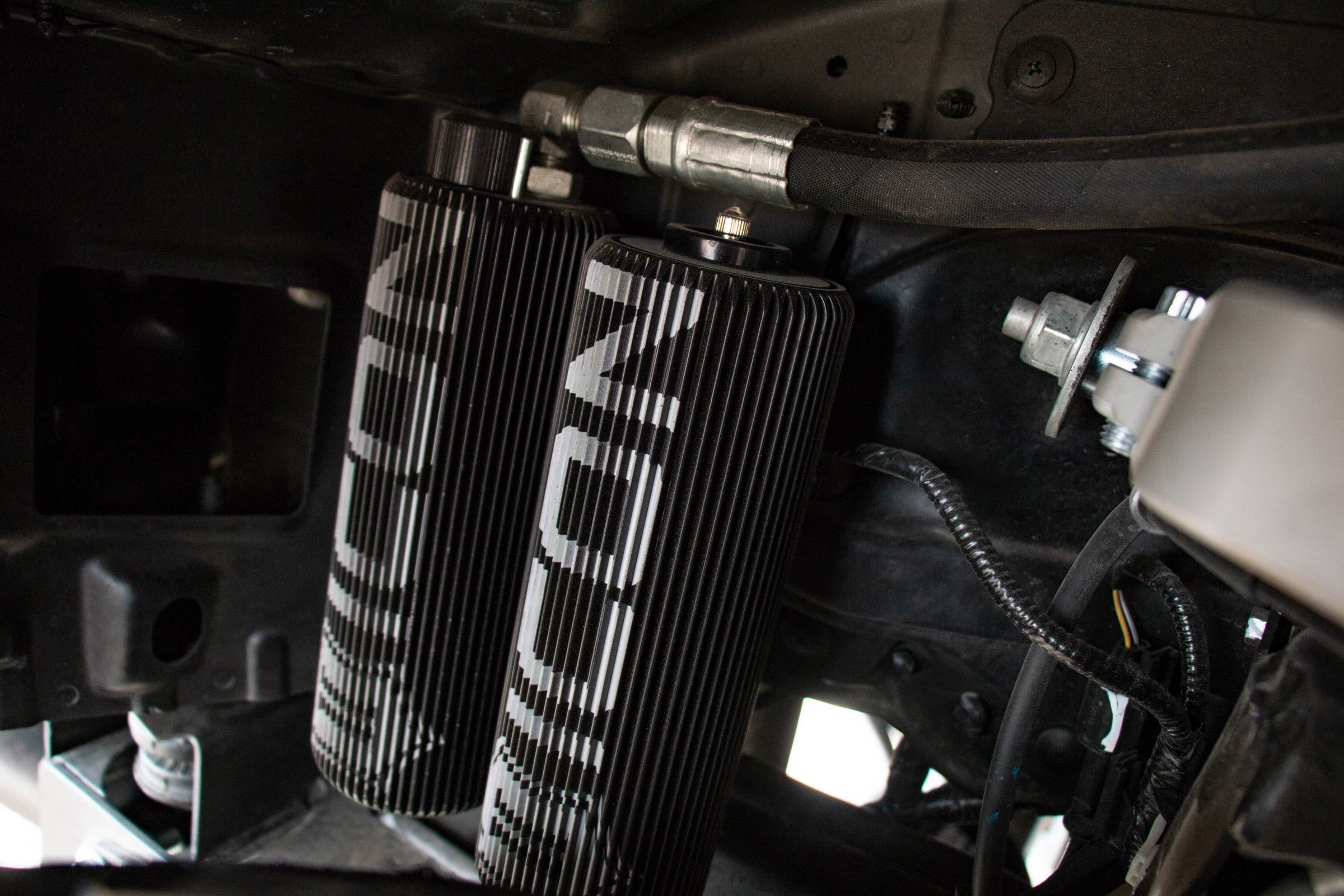 ICON Vehicle Dynamics 7.5" FINNED RESI UPGRADE KIT 191016