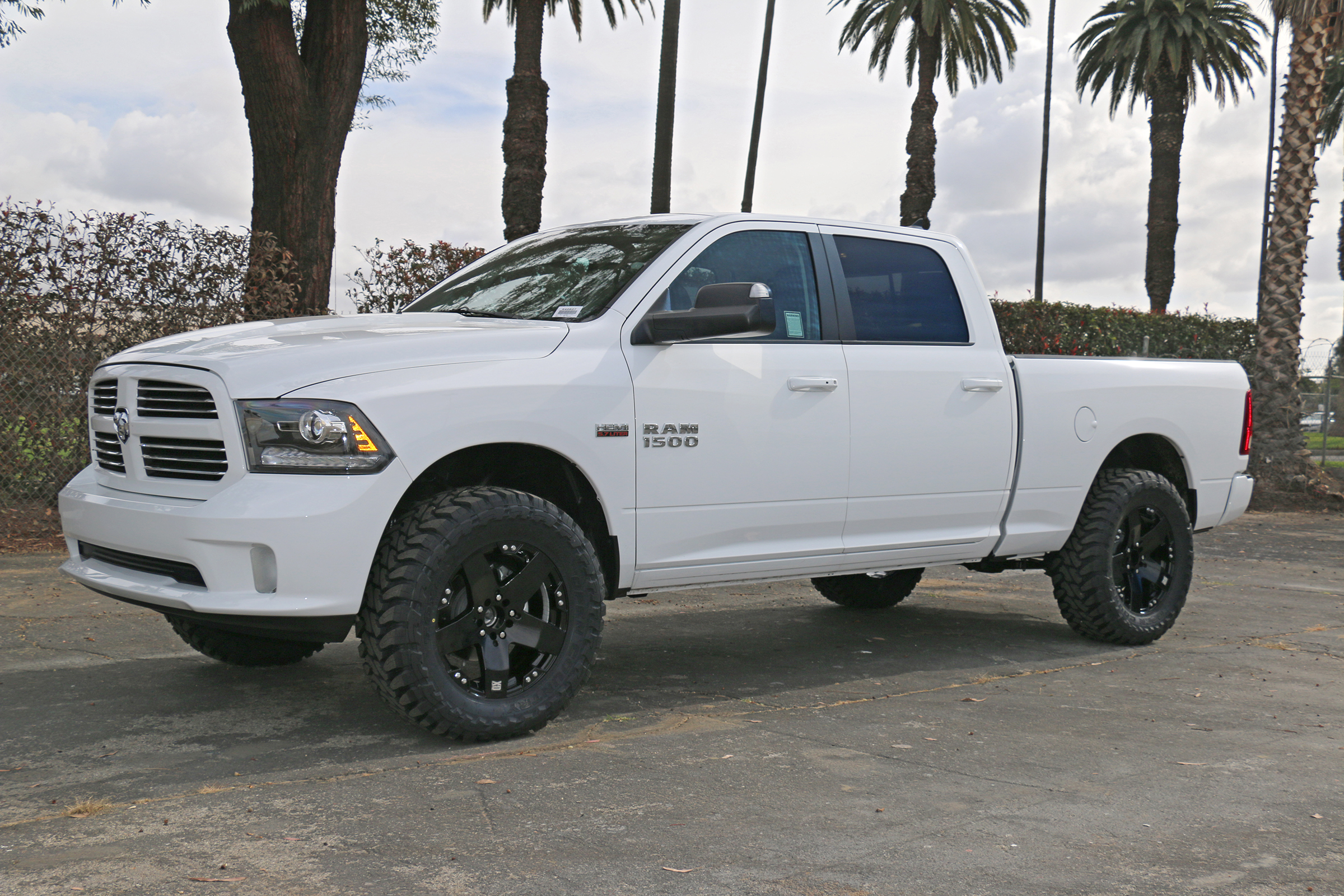 ICON Vehicle Dynamics 09-18 RAM 1500 4WD .75-2.5" STAGE 3 SUSPENSION SYSTEM K213003