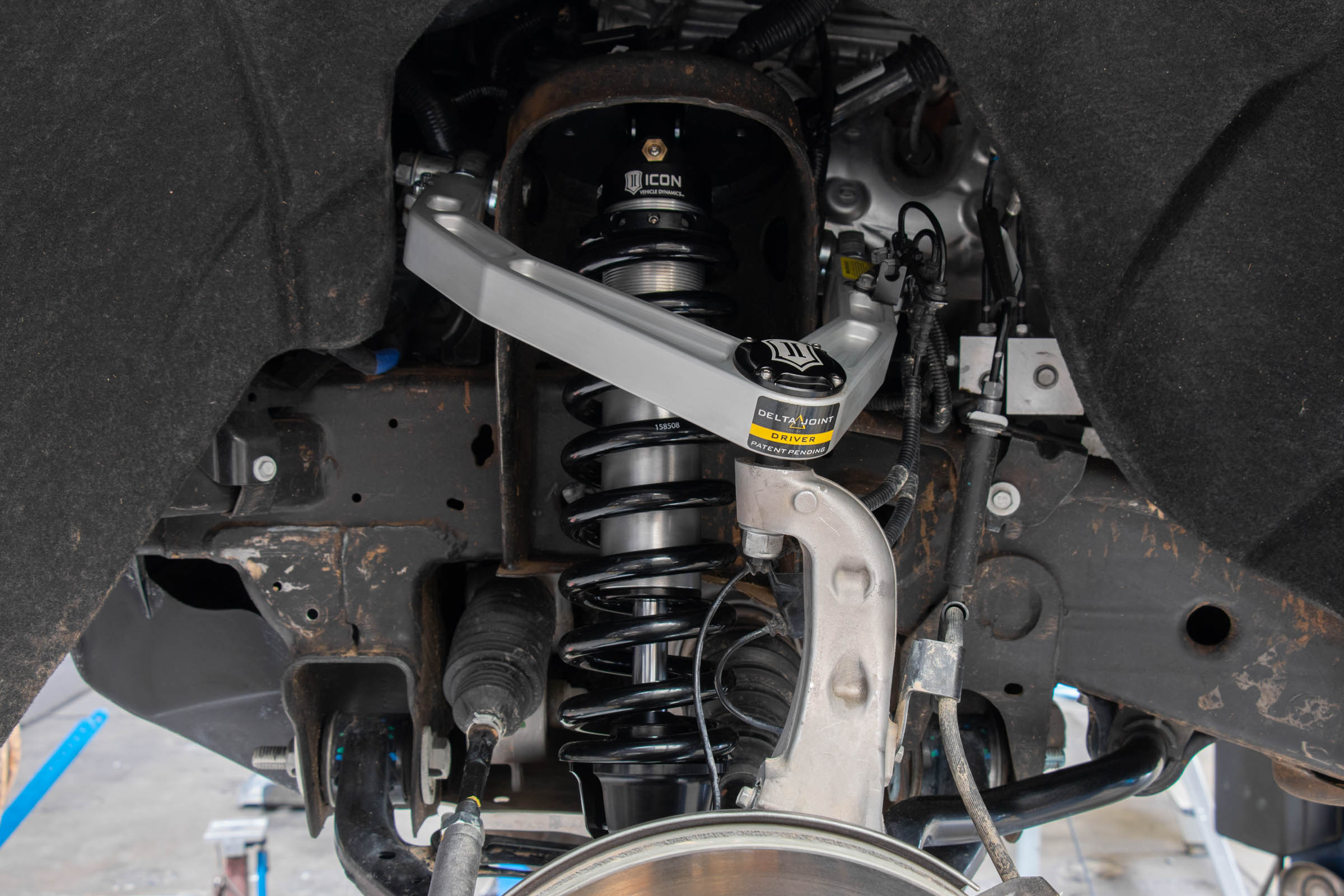 ICON Vehicle Dynamics 19-23 GM 1500 EXT TRAVEL 2.5 VS IR COILOVER KIT 71606