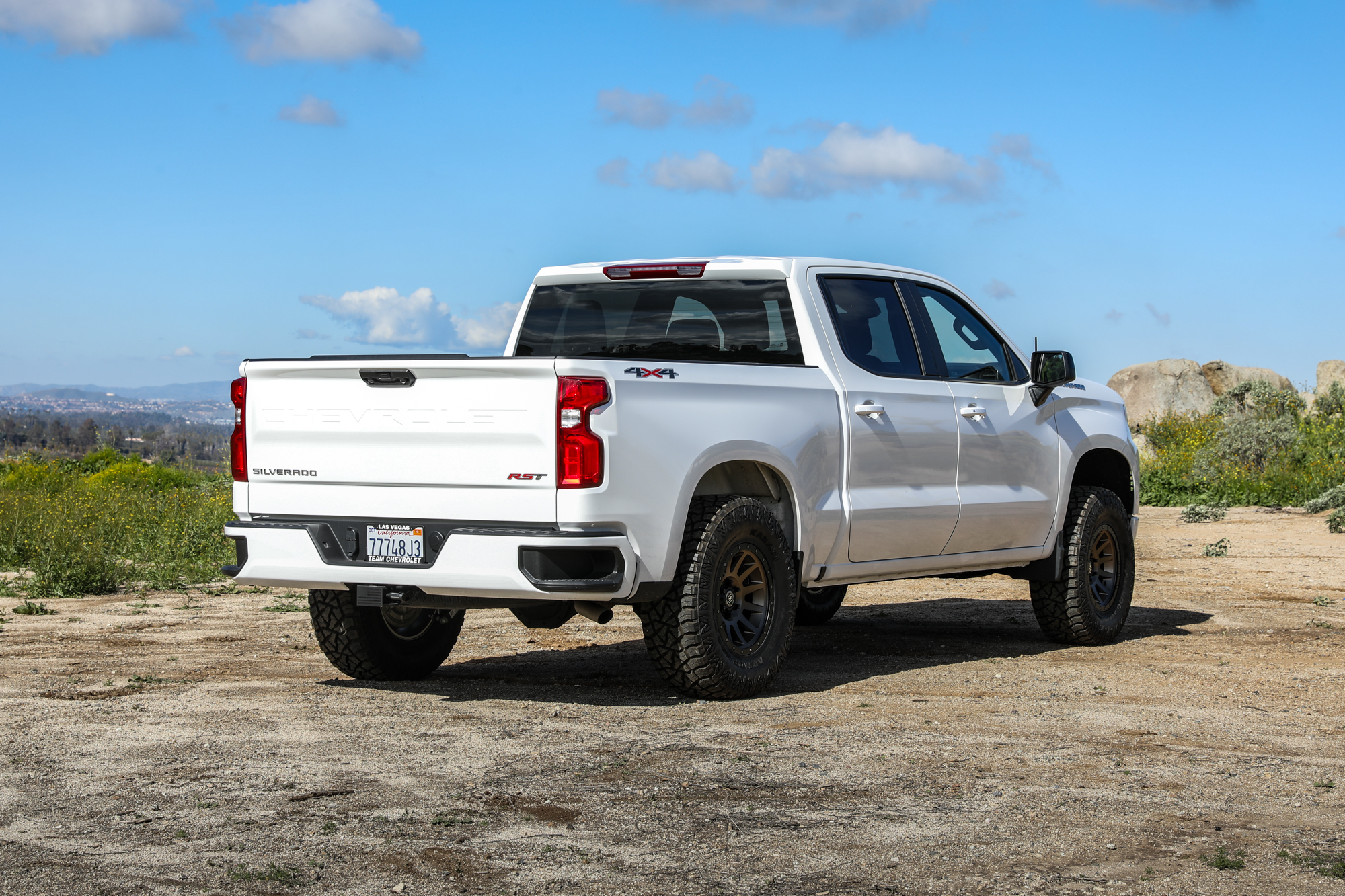 ICON Vehicle Dynamics 19-23 GM 1500 2.38-3.75" STAGE 2 EXP SUSPENSION SYSTEM W BILLET UCA K73072