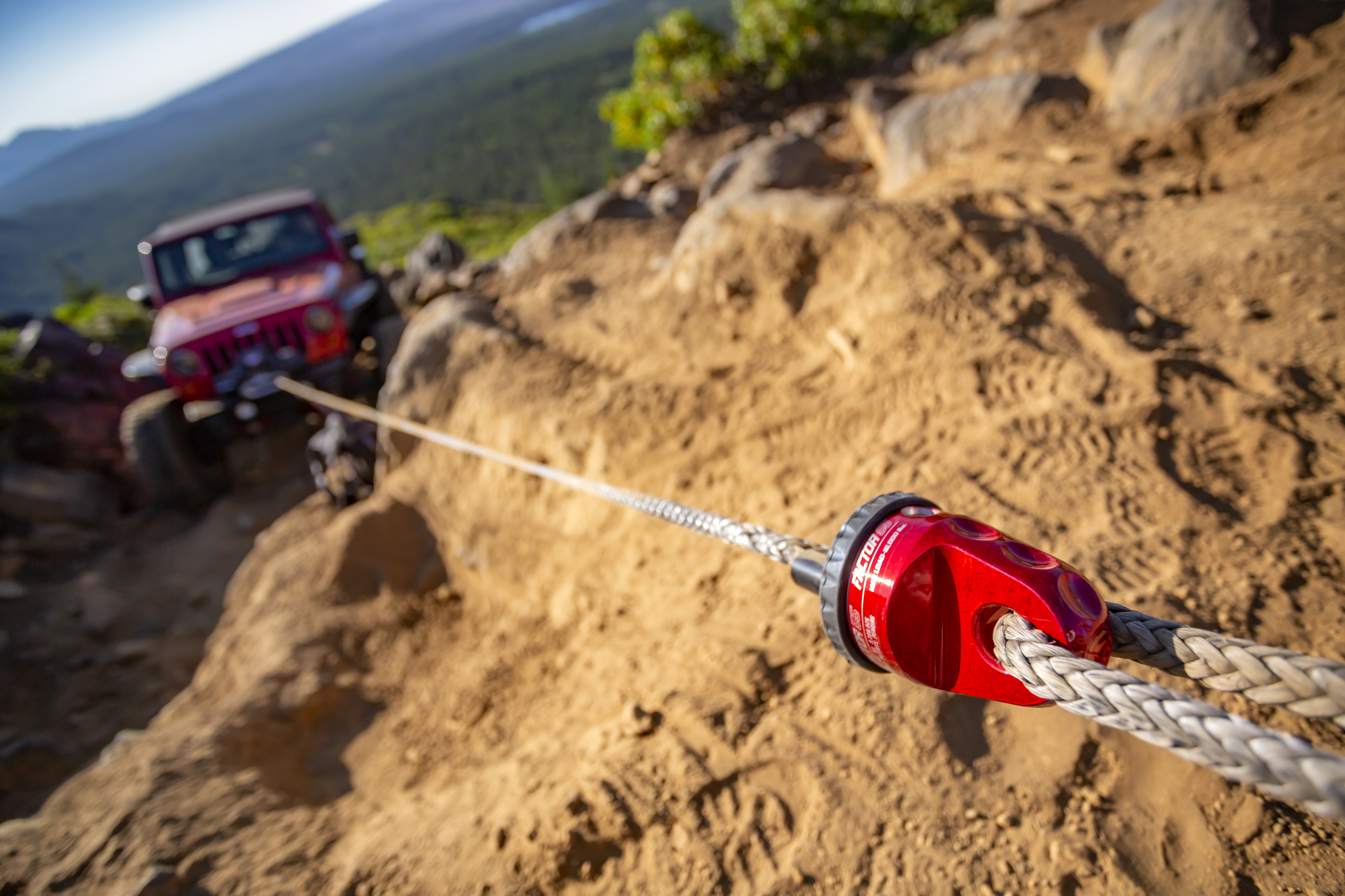 Factor 55 PROLINK WINCH SHACKLE MOUNT -- RED 00015-01