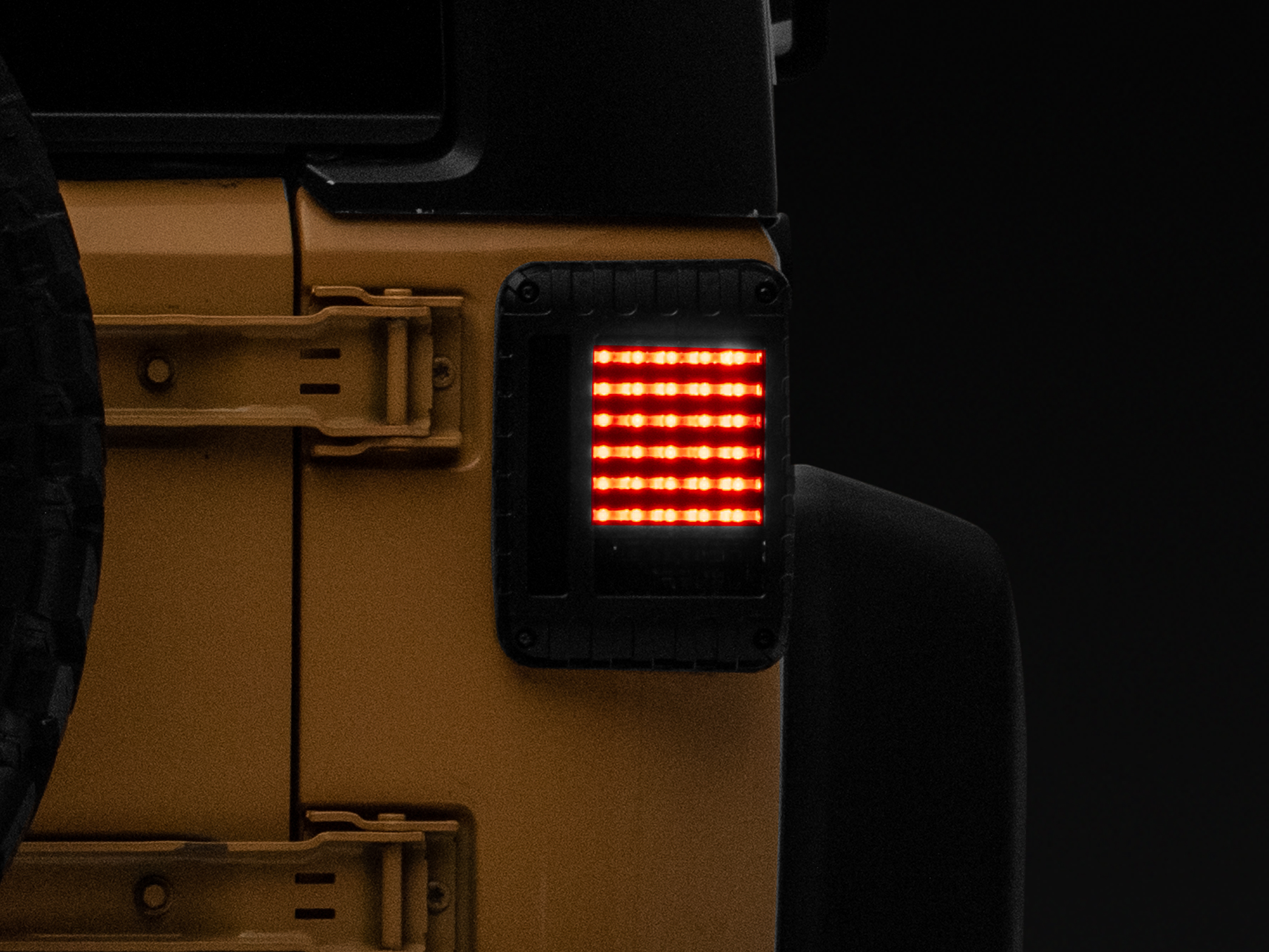 Raxiom Smoked Lens J115435