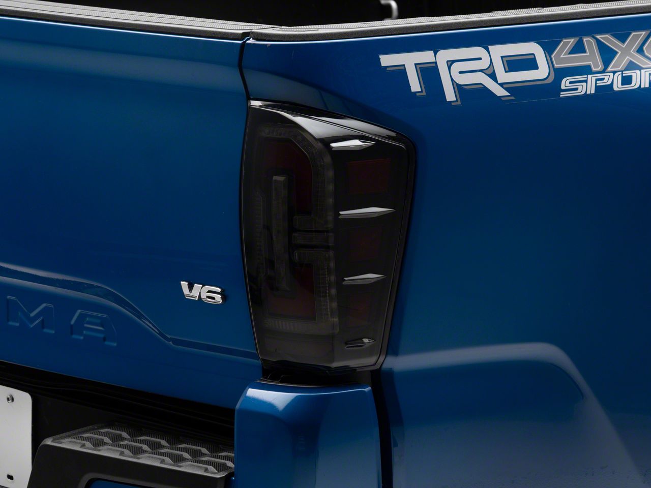 Raxiom Smoked Lens TT32385