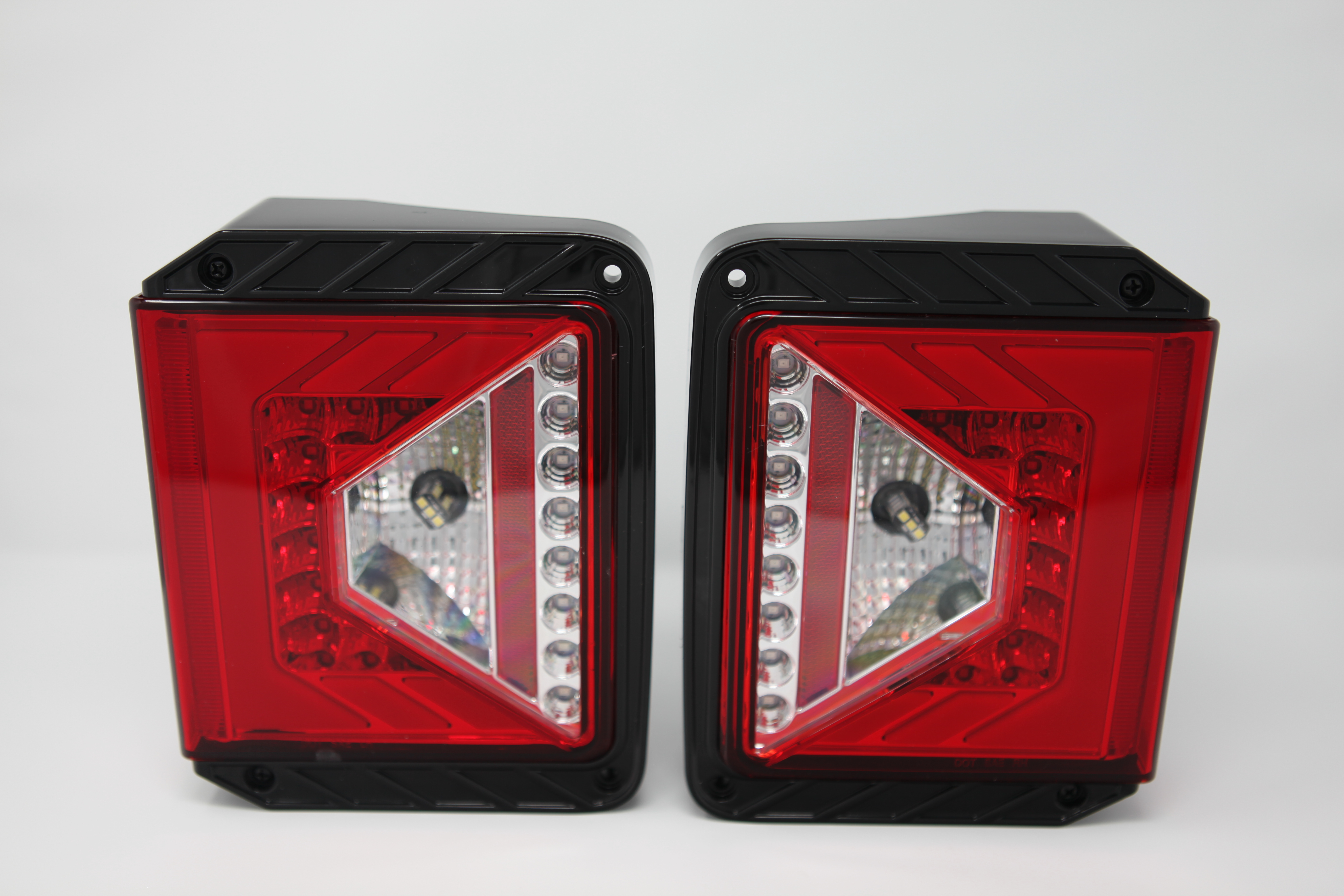 Winjet RENEGADE TAIL LIGHTS CTRNG0490-CR