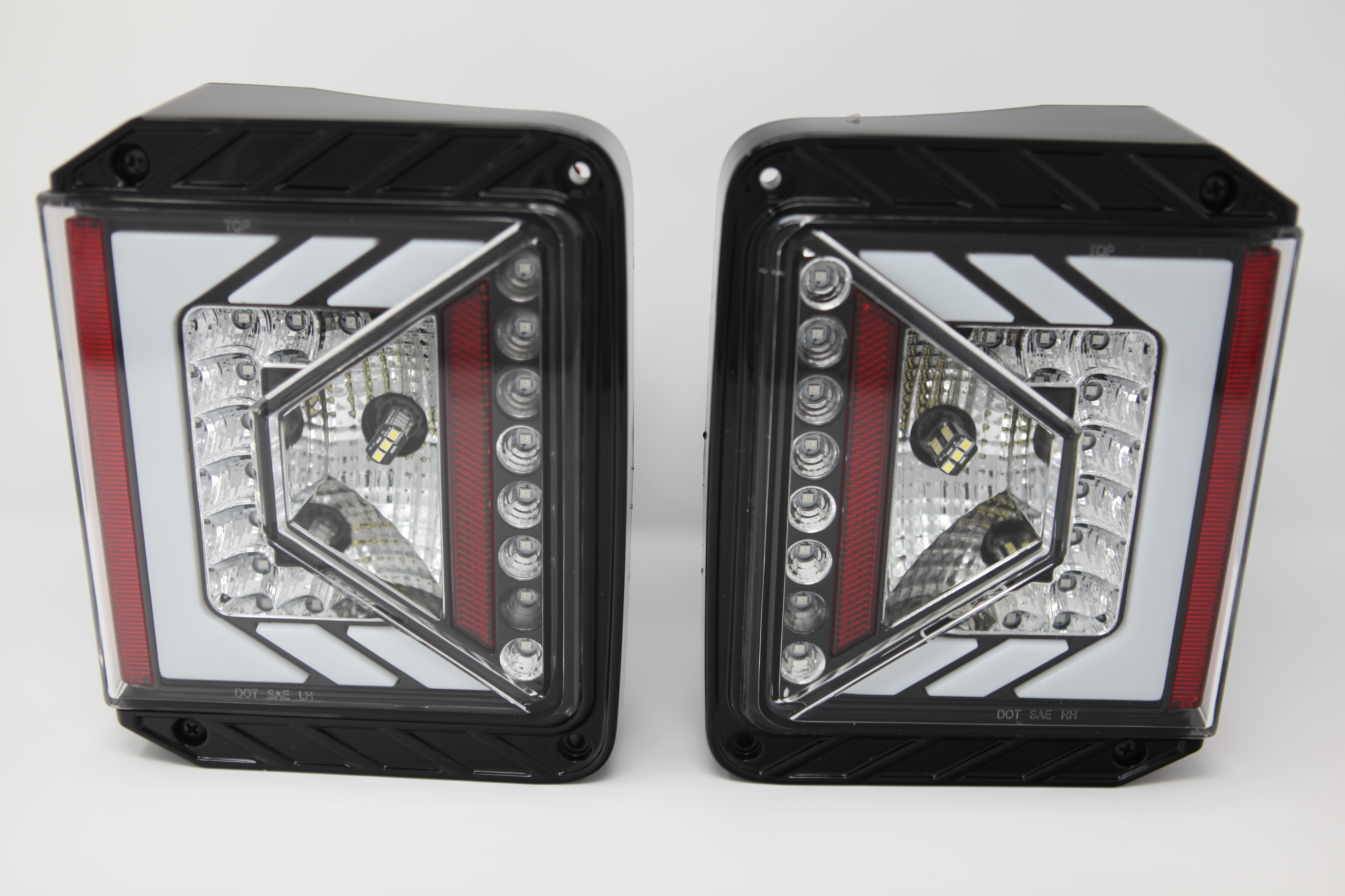 Winjet RENEGADE TAIL LIGHTS CTRNG0490-GBC