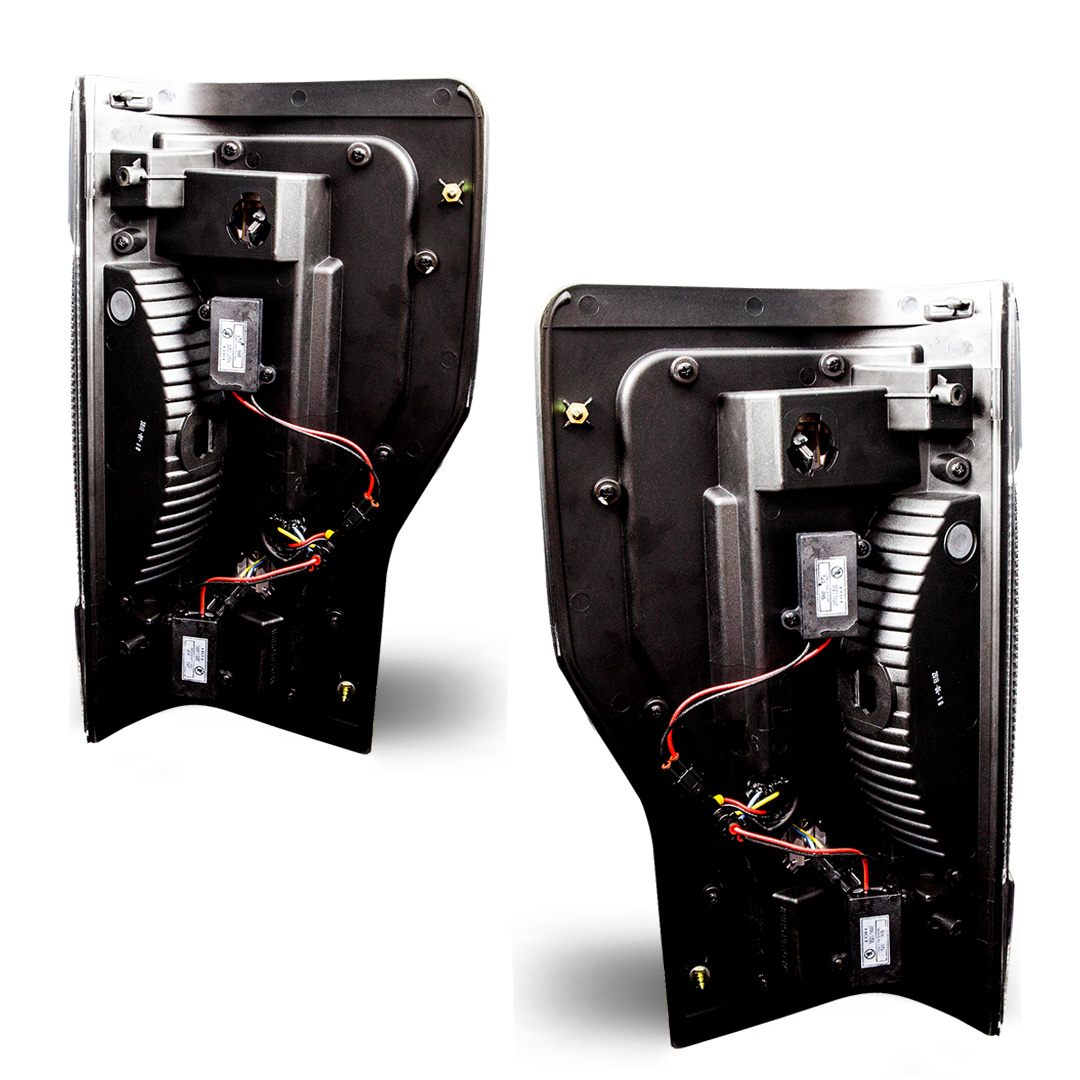 Winjet RENEGADE TAIL LIGHTS CTRNG0563-BC-SQ