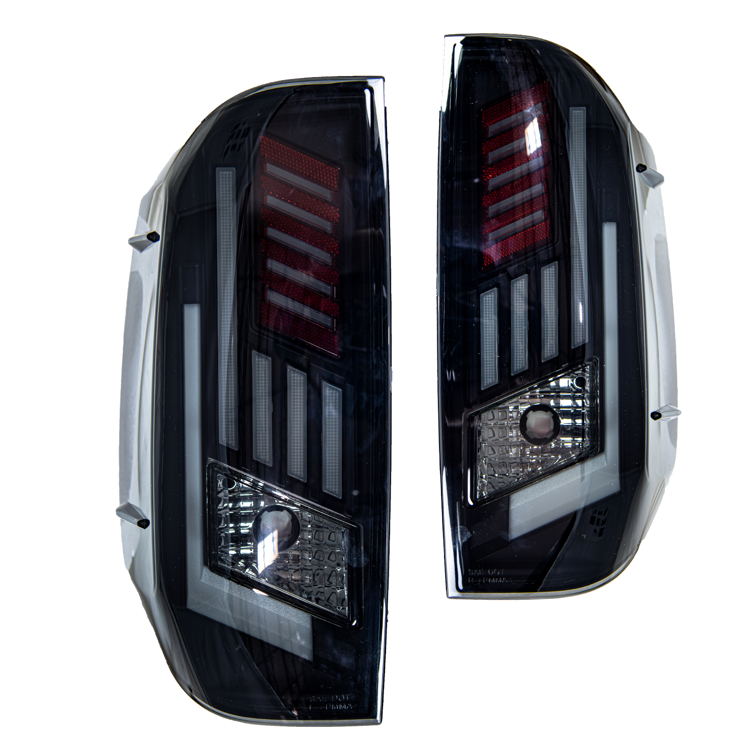 Winjet RENEGADE TAIL LIGHTS CTRNG0667-BS-SQ