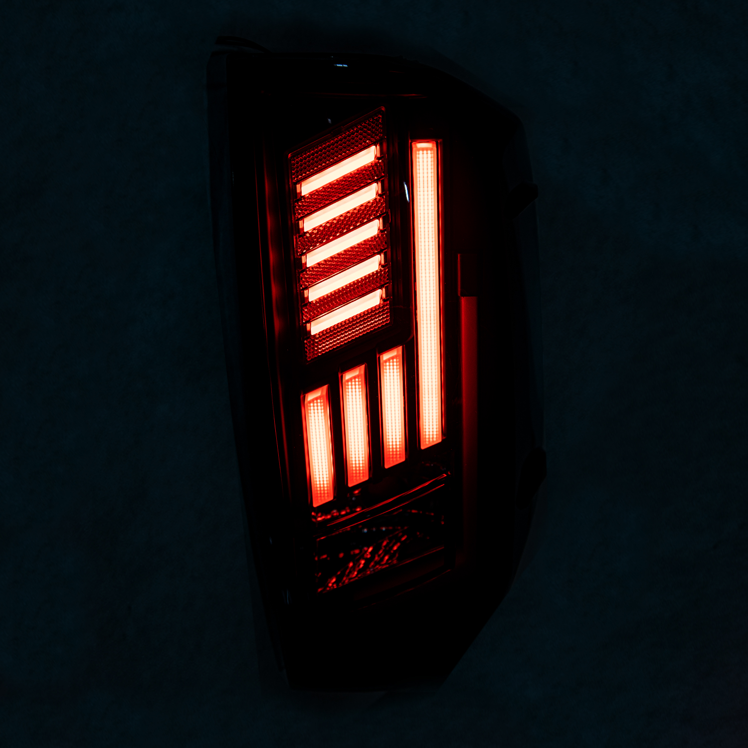 Winjet RENEGADE TAIL LIGHTS CTRNG0667-BS-SQ