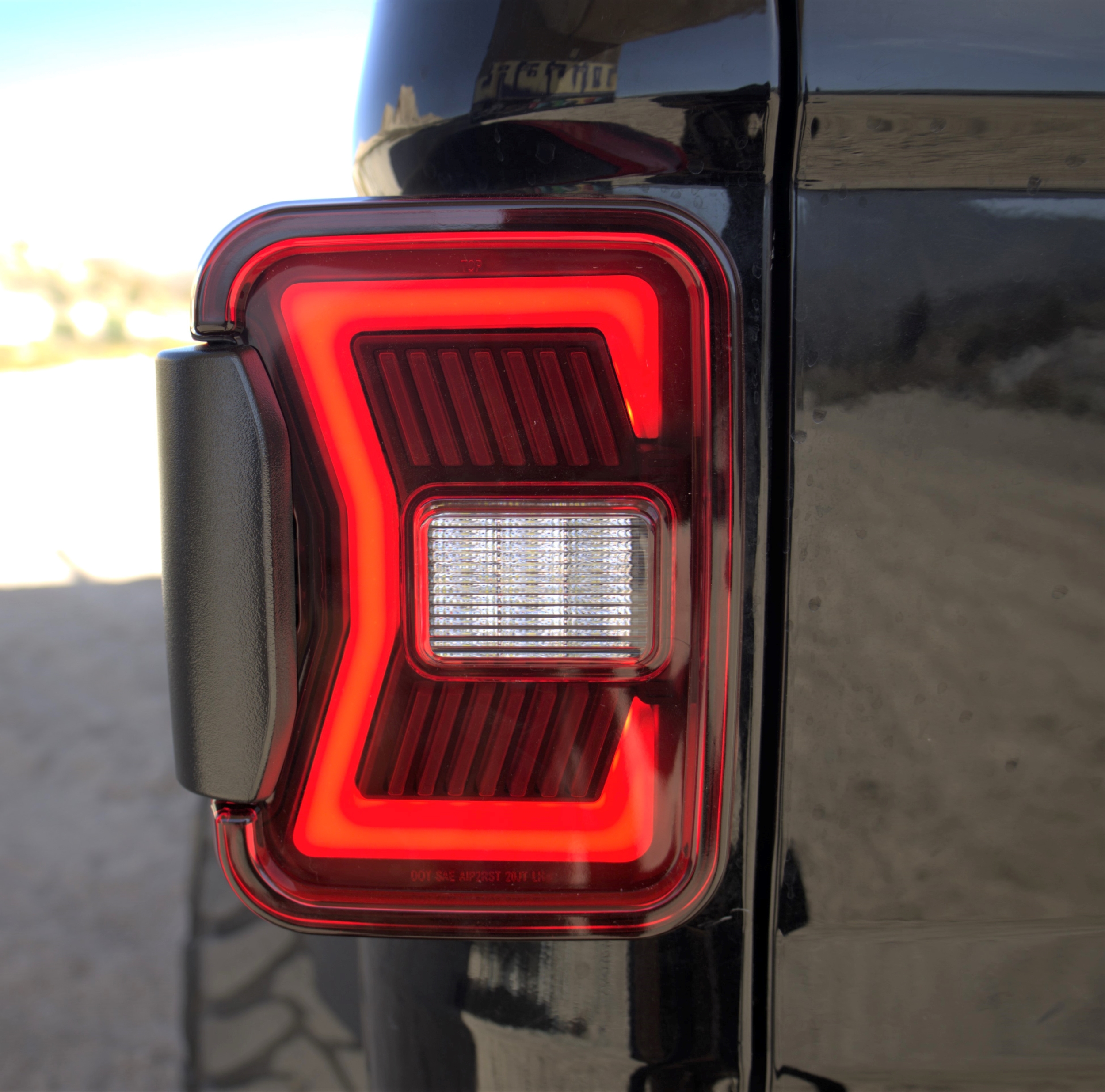 Winjet RENEGADE TAIL LIGHTS CTRNG0668-BR-SQ