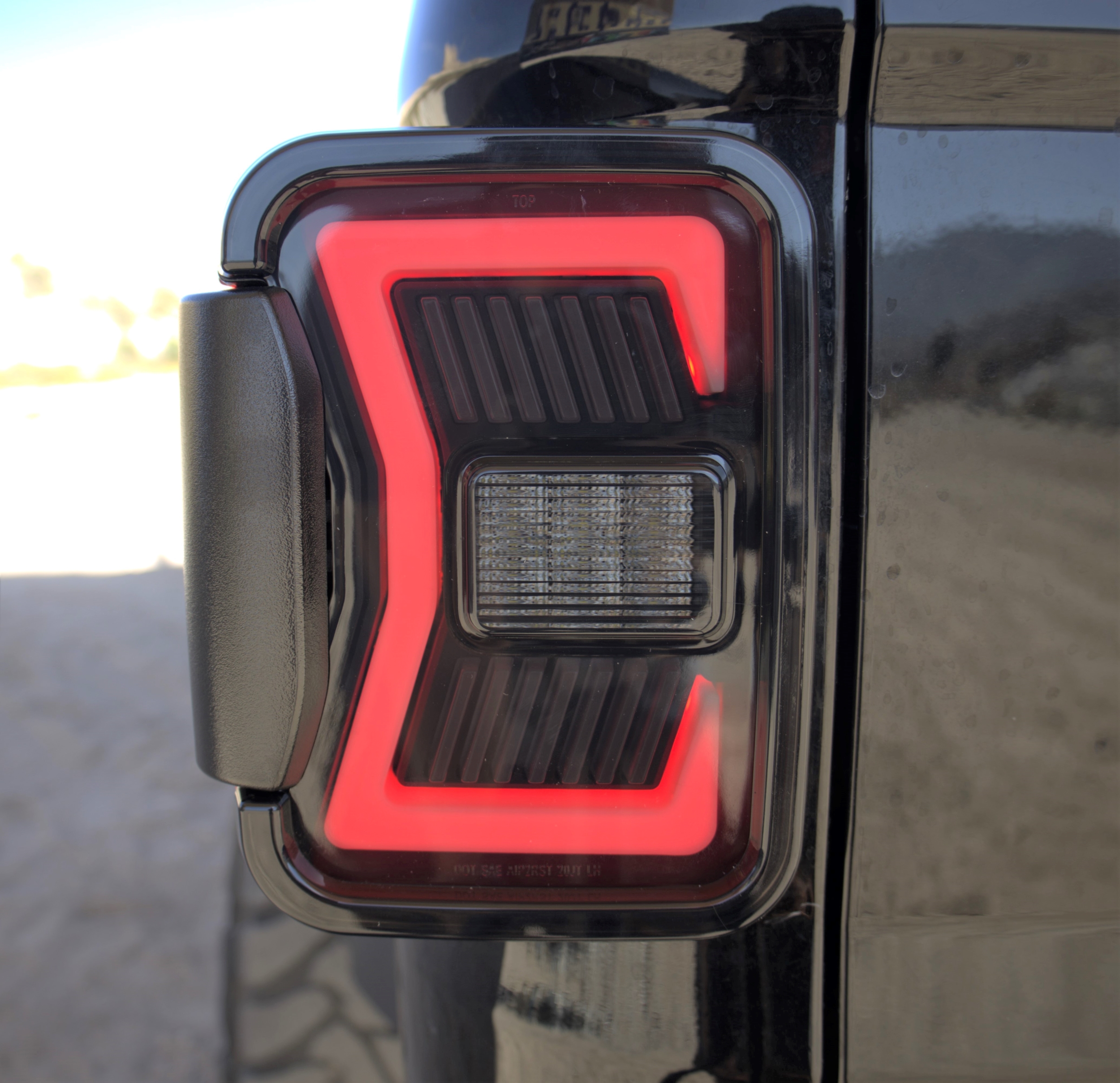 Winjet RENEGADE TAIL LIGHTS CTRNG0668-BR-SQ