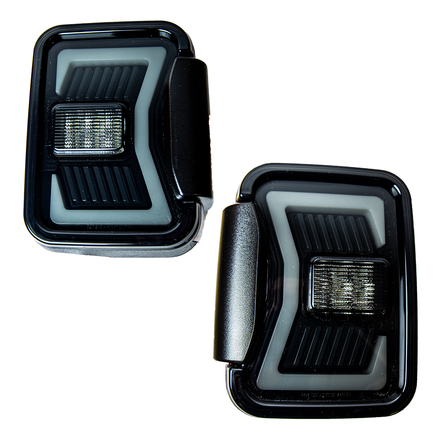 Winjet RENEGADE TAIL LIGHTS CTRNG0668-BS-SQ