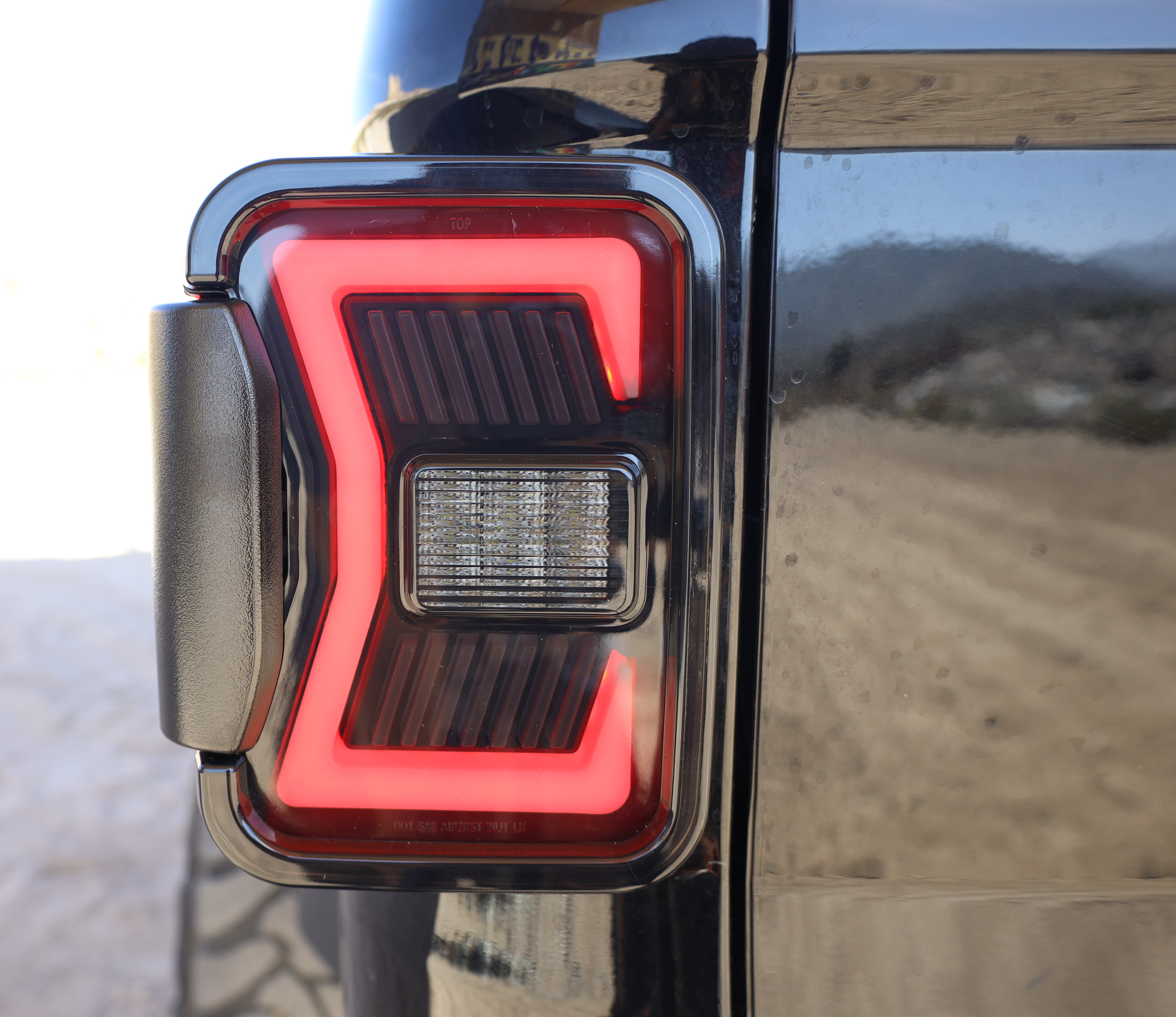 Winjet RENEGADE TAIL LIGHTS CTRNG0668-BS-SQ