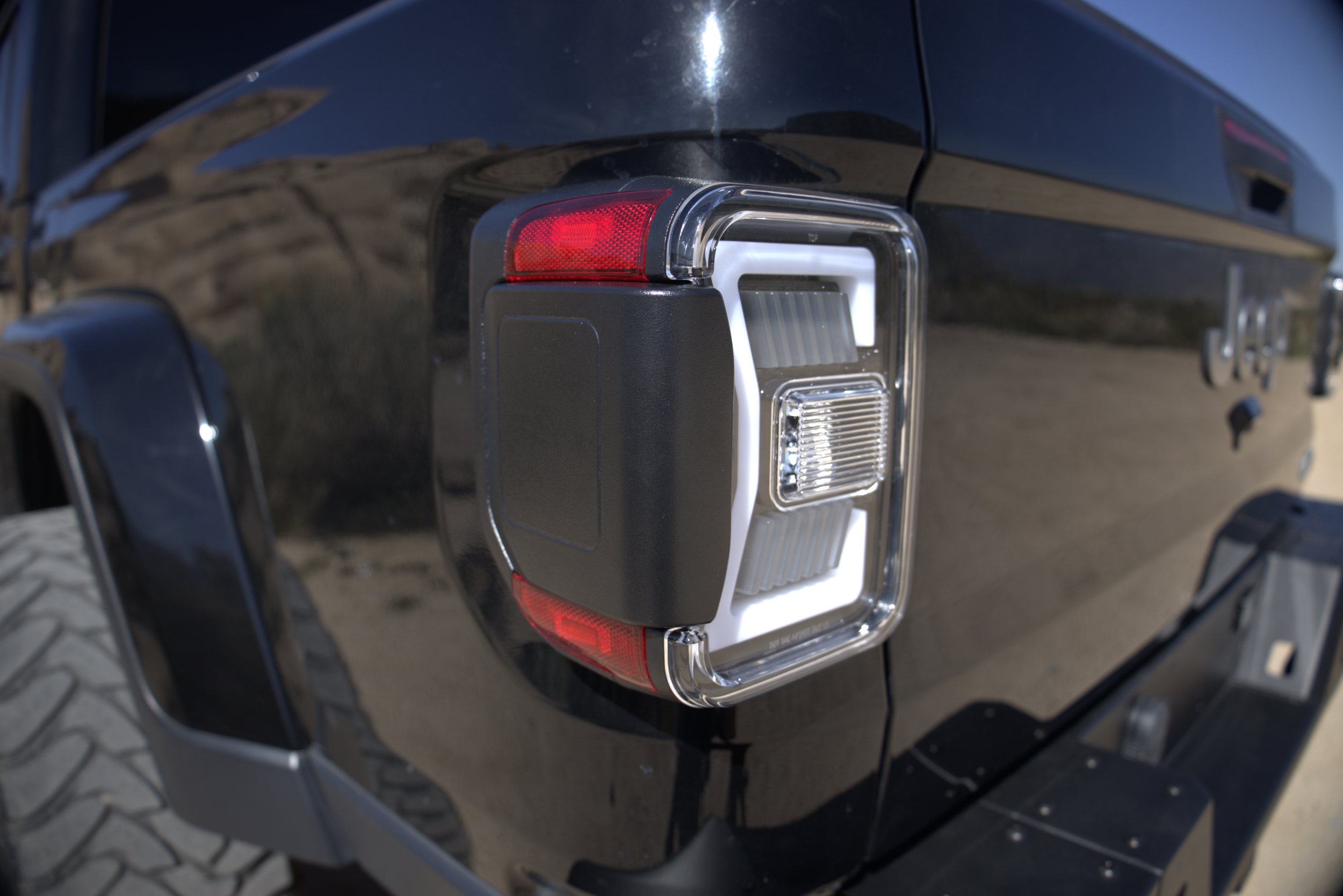 Winjet RENEGADE TAIL LIGHTS CTRNG0668-GBC-SQ