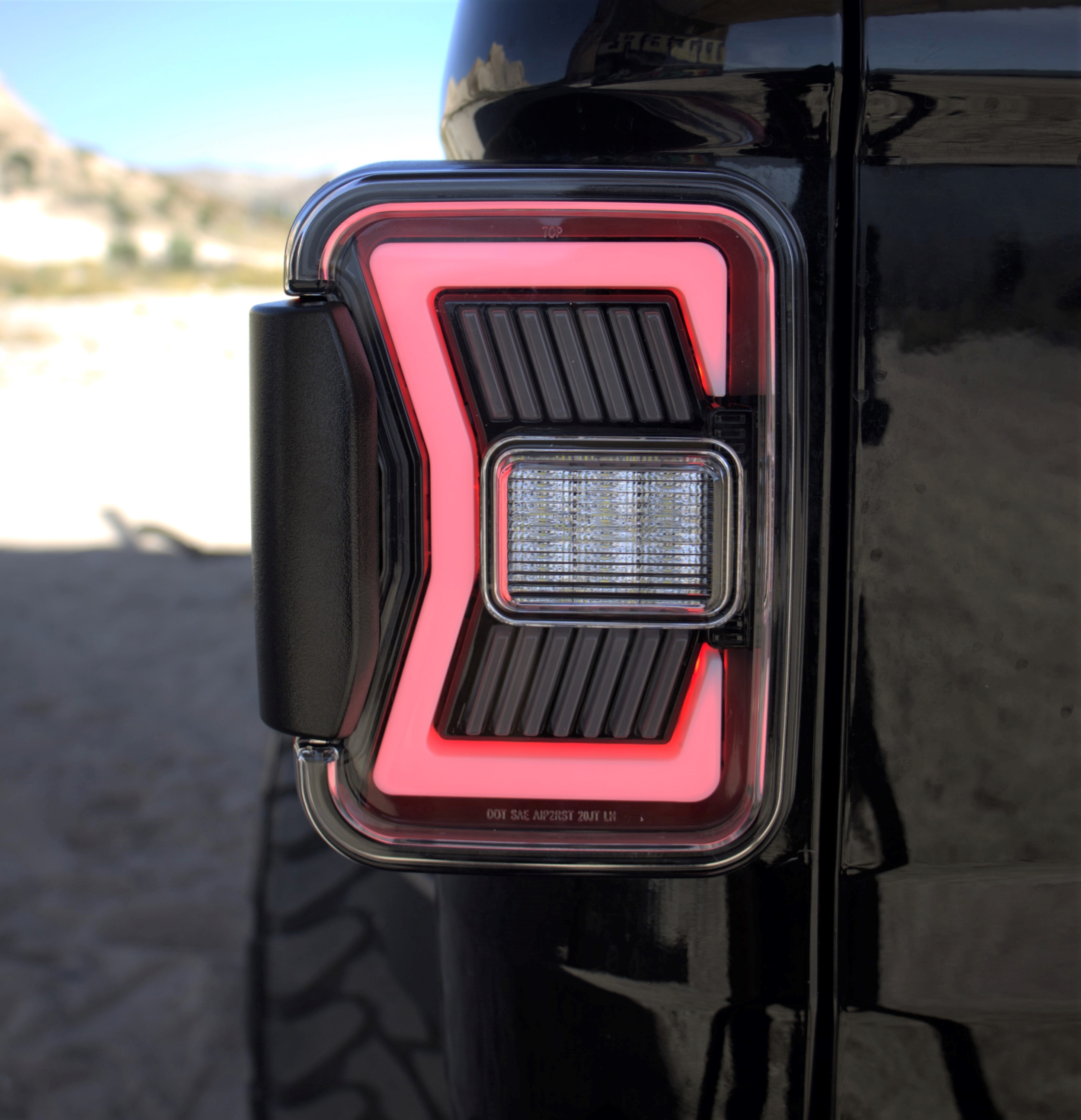 Winjet RENEGADE TAIL LIGHTS CTRNG0668-GBC-SQ