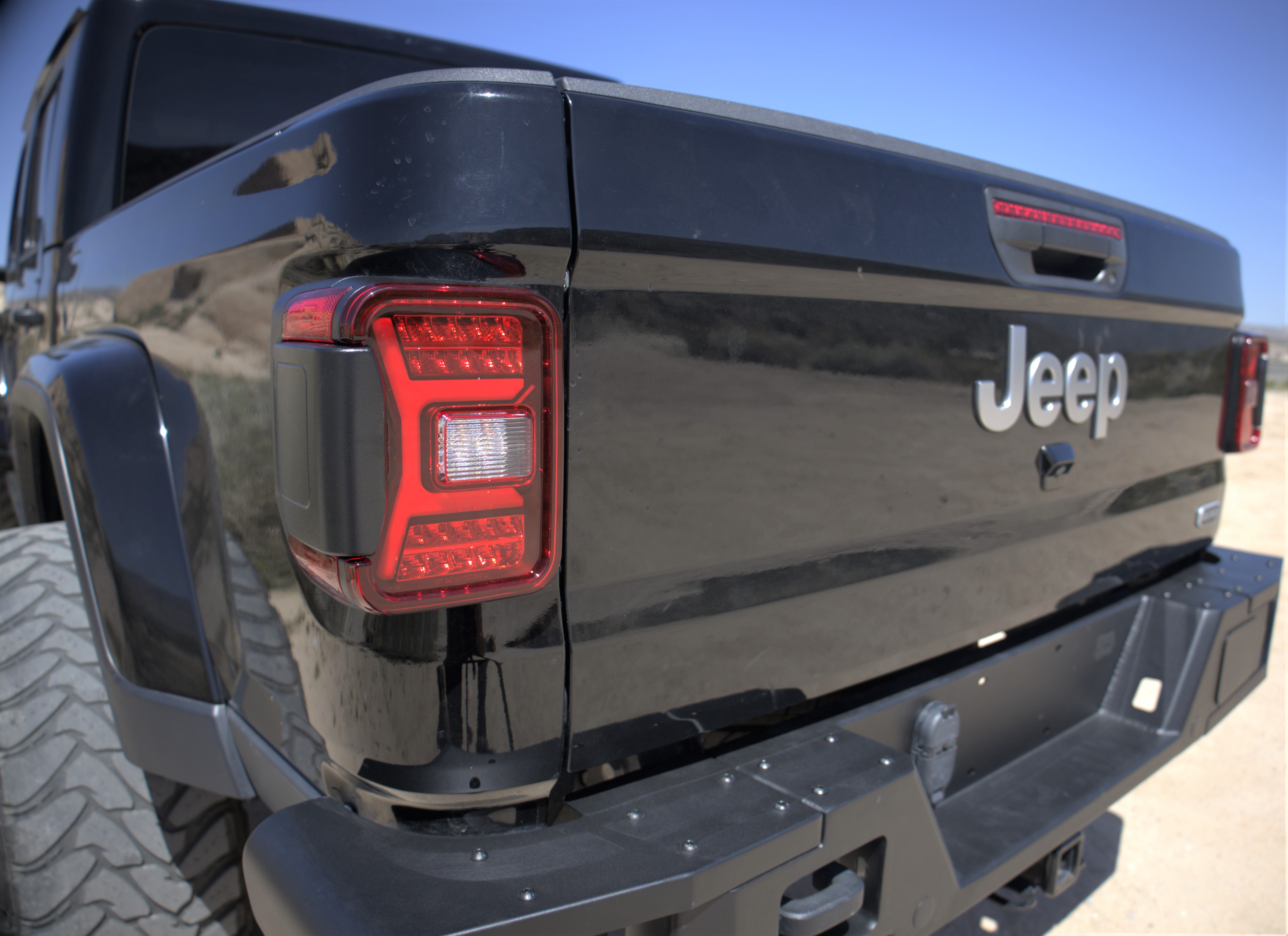 Winjet RENEGADE TAIL LIGHTS CTRNG0669-BR-SQ