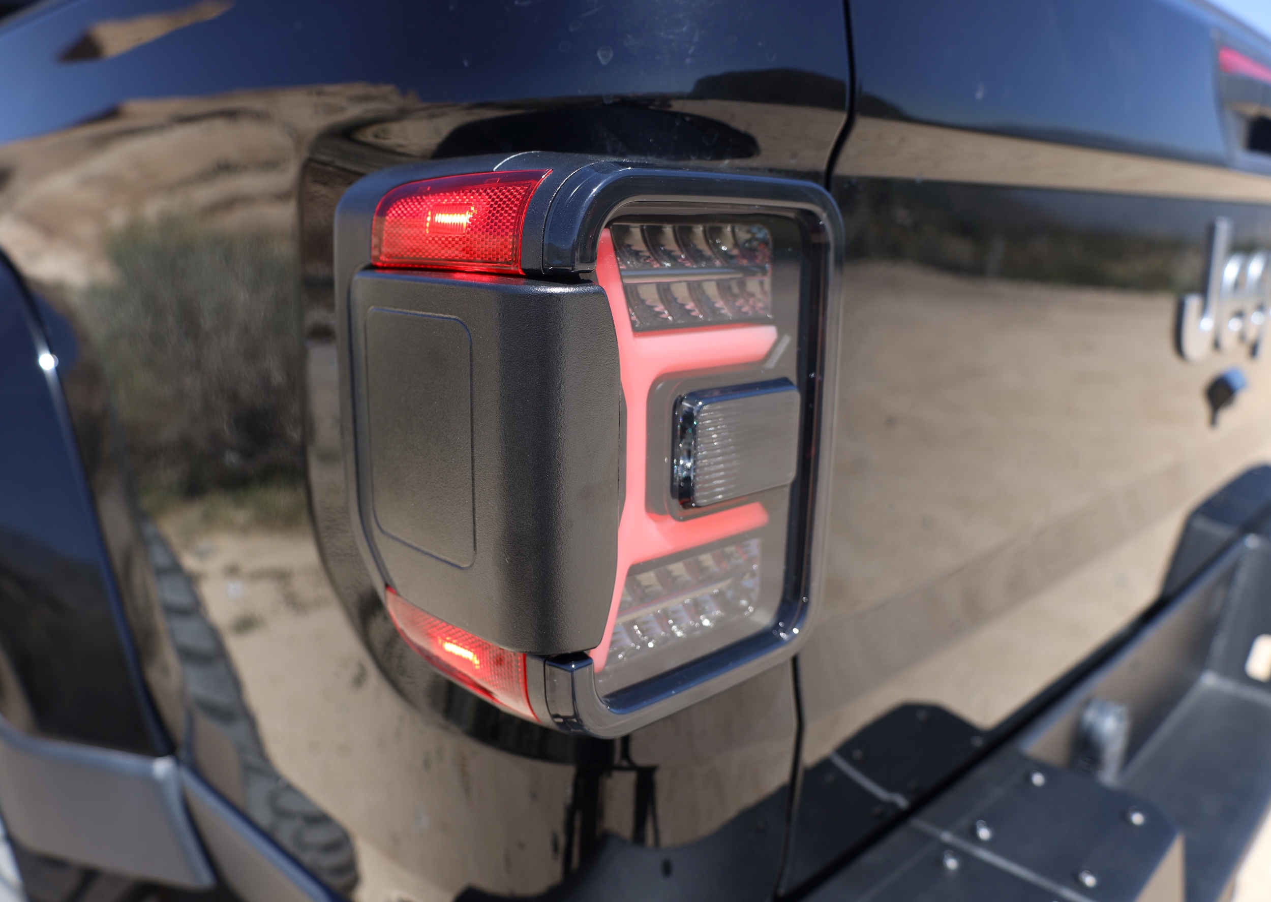 Winjet RENEGADE TAIL LIGHTS CTRNG0669-BS-SQ